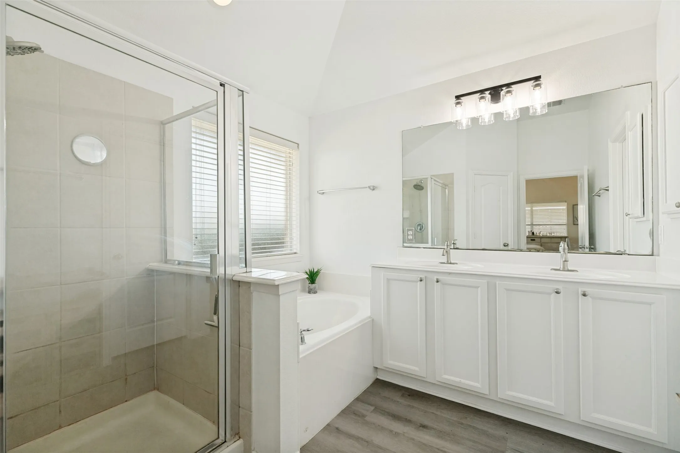 Single Family Residence For Rent in Denton County , 2404 Evening Song Drive, Little Elm, Texas 75068, 3 Bedroom, 2 Bathroom, 2 Garage spaces, 1,825 Sqft, built in 2006, mls#21366152, Real Estate Agent in Little Elm, Homes For Rent in Denton county, Homes For Rent in Little Elm, Realtor in Little Elm Texas, Real Estate Brokerage Independent Realty Texas, Luminita Cordes Realtor
