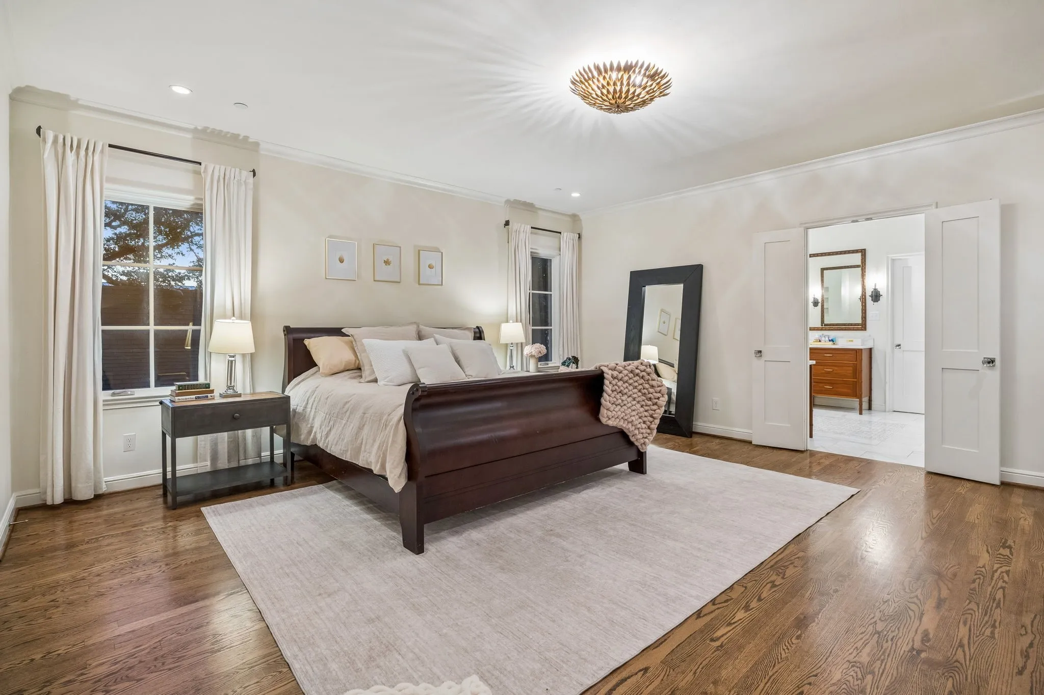 Single Family Residence For Sale in Dallas County , 4448 Mockingbird Parkway, University Park, Texas 75205, 5 Bedroom, 5 Bathroom, 2 Garage spaces, 5,398 Sqft, built in 2013, mls#21366639, Real Estate Agent in University Park, Homes For Sale in Dallas county, Homes For Sale in University Park, Realtor in University Park Texas, Real Estate Brokerage Independent Realty Texas, Luminita Cordes Realtor