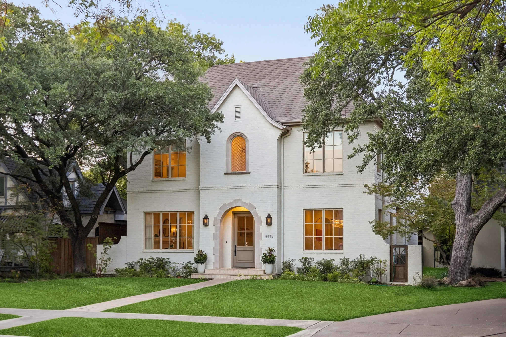 Single Family Residence For Sale in Dallas County , 4448 Mockingbird Parkway, University Park, Texas 75205, 5 Bedroom, 5 Bathroom, 2 Garage spaces, 5,398 Sqft, built in 2013, mls#21366639, Real Estate Agent in University Park, Homes For Sale in Dallas county, Homes For Sale in University Park, Realtor in University Park Texas, Real Estate Brokerage Independent Realty Texas, Luminita Cordes Realtor