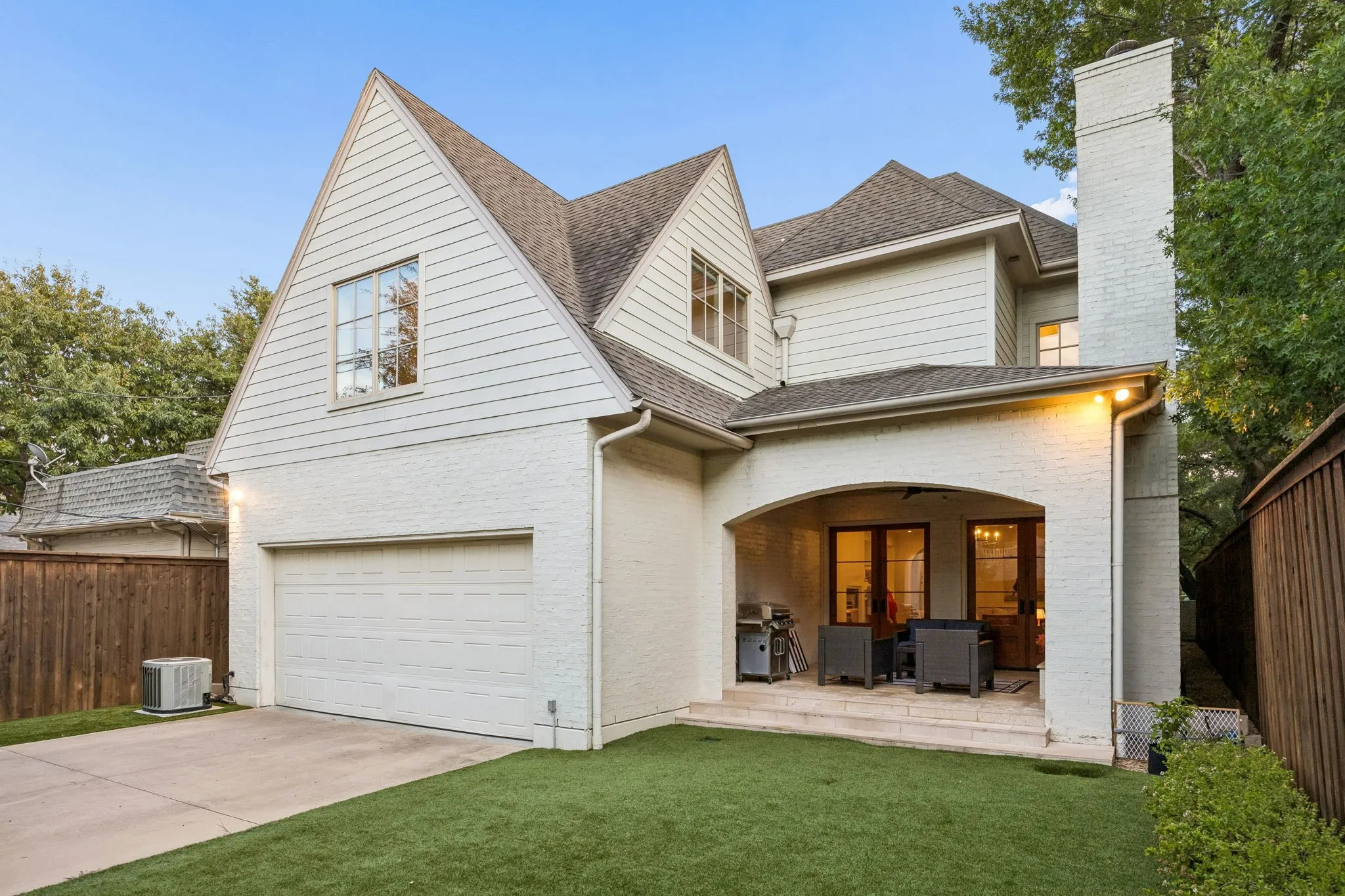 Single Family Residence For Sale in Dallas County , 4448 Mockingbird Parkway, University Park, Texas 75205, 5 Bedroom, 5 Bathroom, 2 Garage spaces, 5,398 Sqft, built in 2013, mls#21366639, Real Estate Agent in University Park, Homes For Sale in Dallas county, Homes For Sale in University Park, Realtor in University Park Texas, Real Estate Brokerage Independent Realty Texas, Luminita Cordes Realtor