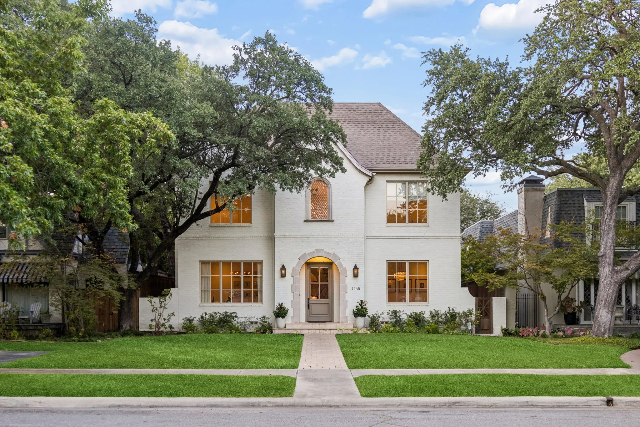 Single Family Residence For Sale in Dallas County , 4448 Mockingbird Parkway, University Park, Texas 75205, 5 Bedroom, 5 Bathroom, 2 Garage spaces, 5,398 Sqft, built in 2013, mls#21366639, Real Estate Agent in University Park, Homes For Sale in Dallas county, Homes For Sale in University Park, Realtor in University Park Texas, Real Estate Brokerage Independent Realty Texas, Luminita Cordes Realtor