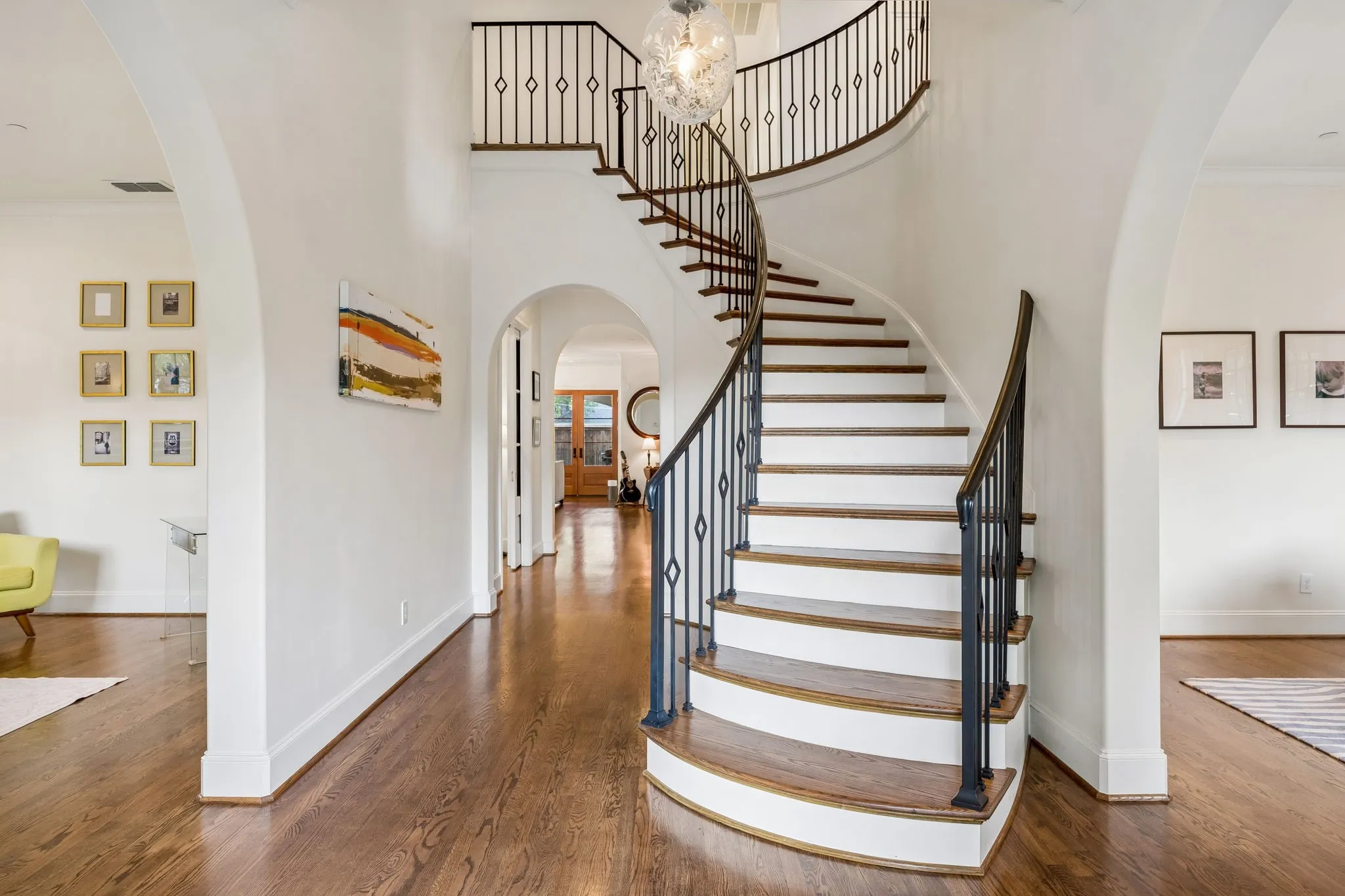 Single Family Residence For Sale in Dallas County , 4448 Mockingbird Parkway, University Park, Texas 75205, 5 Bedroom, 5 Bathroom, 2 Garage spaces, 5,398 Sqft, built in 2013, mls#21366639, Real Estate Agent in University Park, Homes For Sale in Dallas county, Homes For Sale in University Park, Realtor in University Park Texas, Real Estate Brokerage Independent Realty Texas, Luminita Cordes Realtor