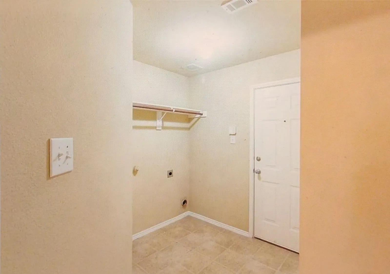 Single Family Residence For Sale in Collin County , 9920 Thomas Jefferson Drive, Mc Kinney, Texas 75072, 4 Bedroom, 2 Bathroom, 2 Garage spaces, 1,950 Sqft, built in 2005, mls#21352358, Real Estate Agent in Mc Kinney, Homes For Sale in Collin county, Homes For Sale in Mc Kinney, Realtor in Mc Kinney Texas, Real Estate Brokerage Independent Realty Texas, Luminita Cordes Realtor