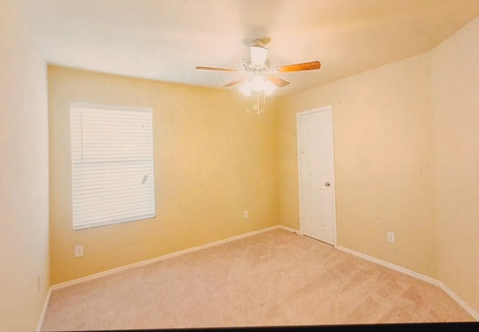 Single Family Residence For Sale in Collin County , 9920 Thomas Jefferson Drive, Mc Kinney, Texas 75072, 4 Bedroom, 2 Bathroom, 2 Garage spaces, 1,950 Sqft, built in 2005, mls#21352358, Real Estate Agent in Mc Kinney, Homes For Sale in Collin county, Homes For Sale in Mc Kinney, Realtor in Mc Kinney Texas, Real Estate Brokerage Independent Realty Texas, Luminita Cordes Realtor