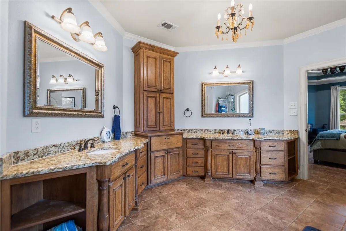 Single Family Residence For Sale in Smith County , 249 Heritage Court, Lindale, Texas 75771, 4 Bedroom, 3 Bathroom, 2 Garage spaces, 2,591 Sqft, built in 2007, mls#21366645, Real Estate Agent in Lindale, Homes For Sale in Smith county, Homes For Sale in Lindale, Realtor in Lindale Texas, Real Estate Brokerage Independent Realty Texas, Luminita Cordes Realtor