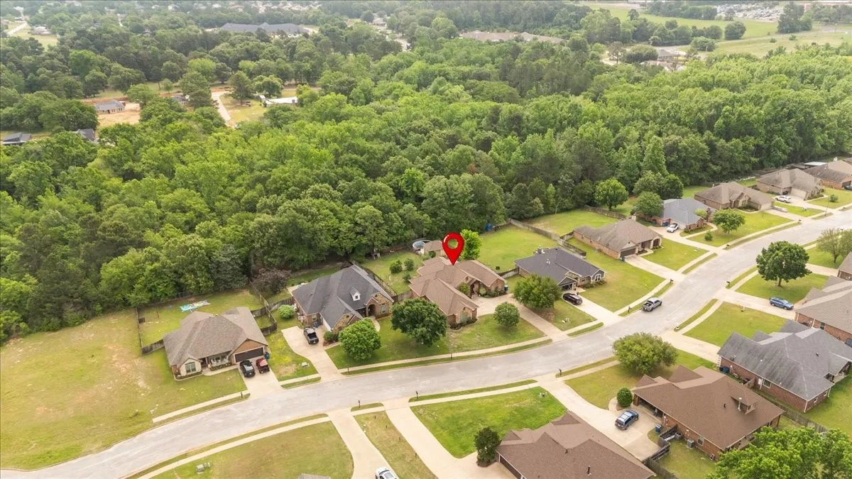Single Family Residence For Sale in Smith County , 249 Heritage Court, Lindale, Texas 75771, 4 Bedroom, 3 Bathroom, 2 Garage spaces, 2,591 Sqft, built in 2007, mls#21366645, Real Estate Agent in Lindale, Homes For Sale in Smith county, Homes For Sale in Lindale, Realtor in Lindale Texas, Real Estate Brokerage Independent Realty Texas, Luminita Cordes Realtor