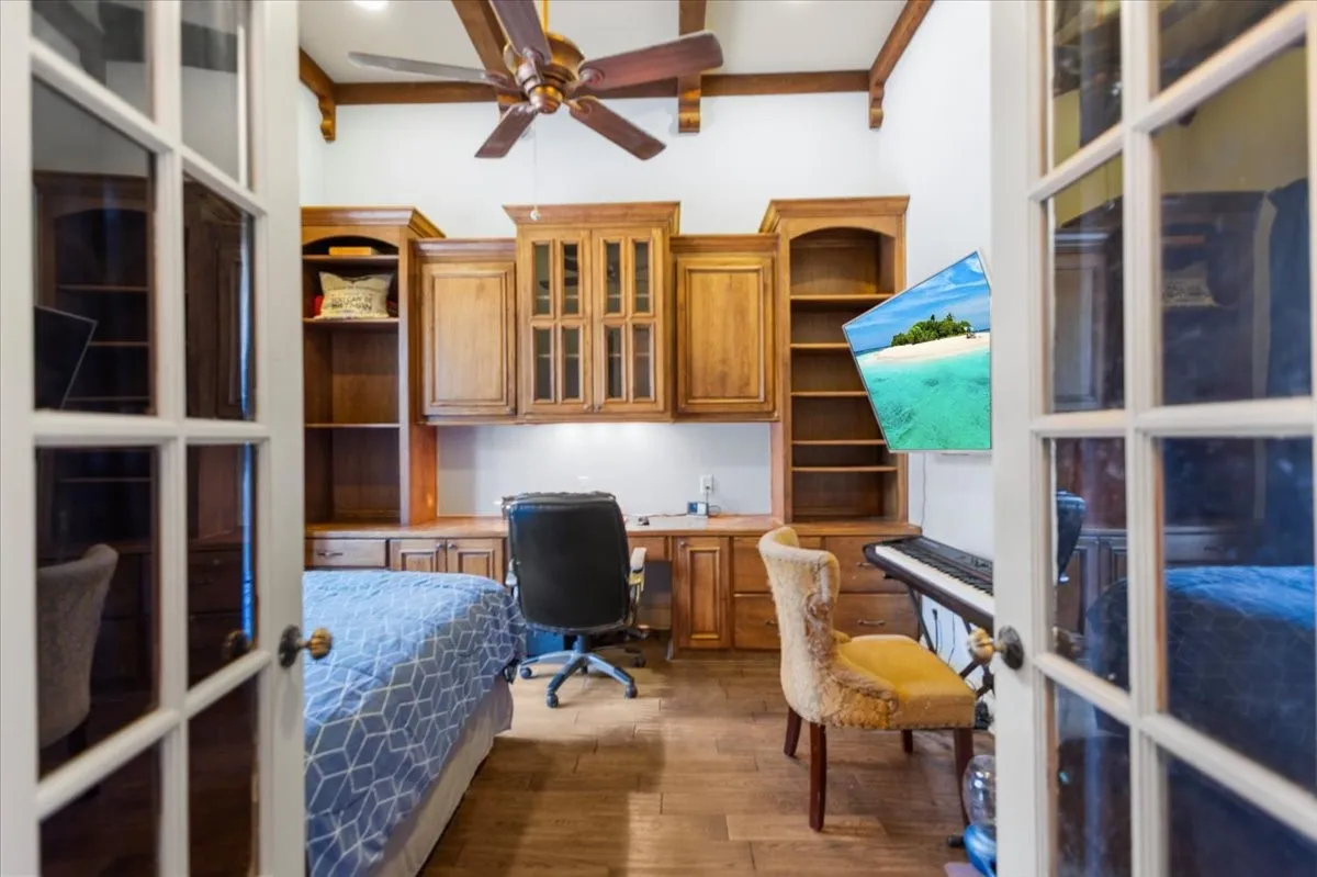 Single Family Residence For Sale in Smith County , 249 Heritage Court, Lindale, Texas 75771, 4 Bedroom, 3 Bathroom, 2 Garage spaces, 2,591 Sqft, built in 2007, mls#21366645, Real Estate Agent in Lindale, Homes For Sale in Smith county, Homes For Sale in Lindale, Realtor in Lindale Texas, Real Estate Brokerage Independent Realty Texas, Luminita Cordes Realtor