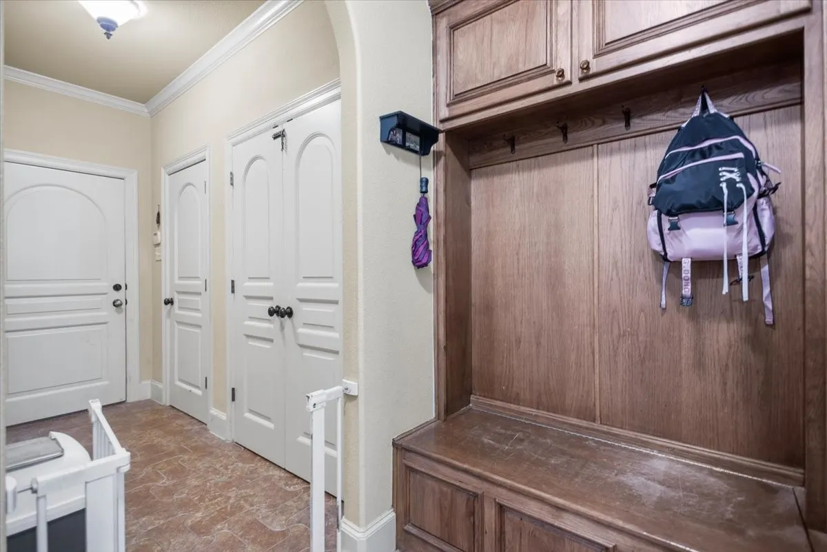 Single Family Residence For Sale in Smith County , 249 Heritage Court, Lindale, Texas 75771, 4 Bedroom, 3 Bathroom, 2 Garage spaces, 2,591 Sqft, built in 2007, mls#21366645, Real Estate Agent in Lindale, Homes For Sale in Smith county, Homes For Sale in Lindale, Realtor in Lindale Texas, Real Estate Brokerage Independent Realty Texas, Luminita Cordes Realtor