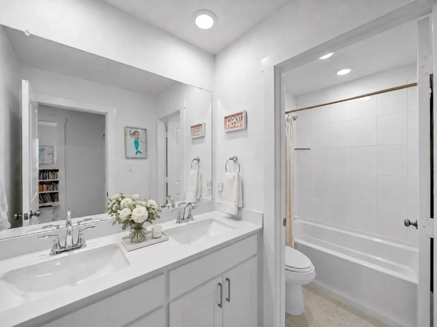 Single Family Residence For Sale in Collin County , 209 Chestnut Street, Celina, Texas 75009, 3 Bedroom, 3 Bathroom, 2 Garage spaces, 2,495 Sqft, built in 2024, mls#21348872, Real Estate Agent in Celina, Homes For Sale in Collin county, Homes For Sale in Celina, Realtor in Celina Texas, Real Estate Brokerage Independent Realty Texas, Luminita Cordes Realtor