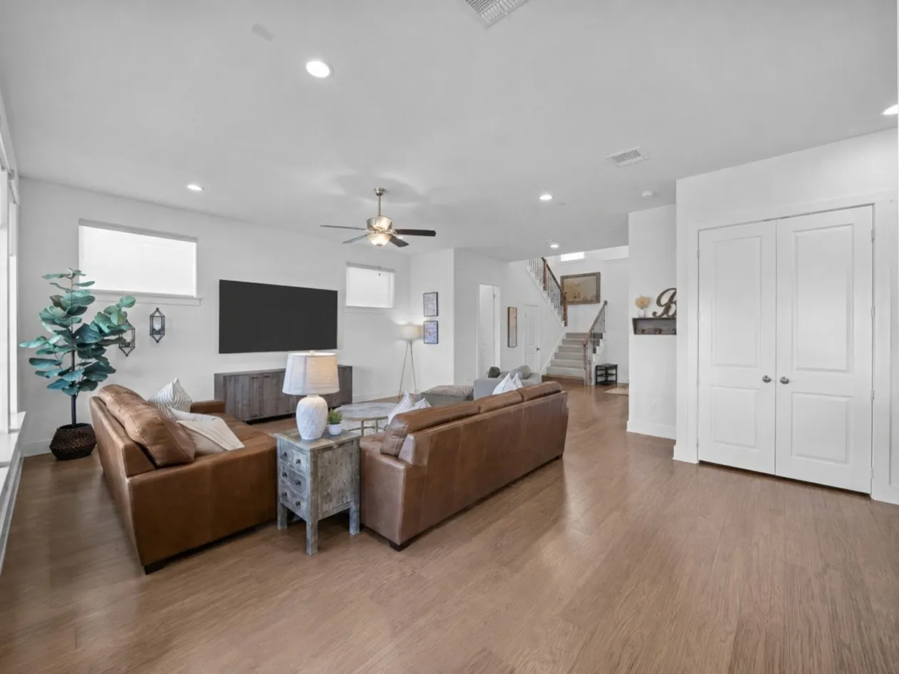 Single Family Residence For Sale in Collin County , 209 Chestnut Street, Celina, Texas 75009, 3 Bedroom, 3 Bathroom, 2 Garage spaces, 2,495 Sqft, built in 2024, mls#21348872, Real Estate Agent in Celina, Homes For Sale in Collin county, Homes For Sale in Celina, Realtor in Celina Texas, Real Estate Brokerage Independent Realty Texas, Luminita Cordes Realtor