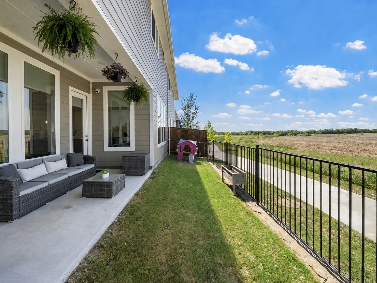 Single Family Residence For Sale in Collin County , 209 Chestnut Street, Celina, Texas 75009, 3 Bedroom, 3 Bathroom, 2 Garage spaces, 2,495 Sqft, built in 2024, mls#21348872, Real Estate Agent in Celina, Homes For Sale in Collin county, Homes For Sale in Celina, Realtor in Celina Texas, Real Estate Brokerage Independent Realty Texas, Luminita Cordes Realtor