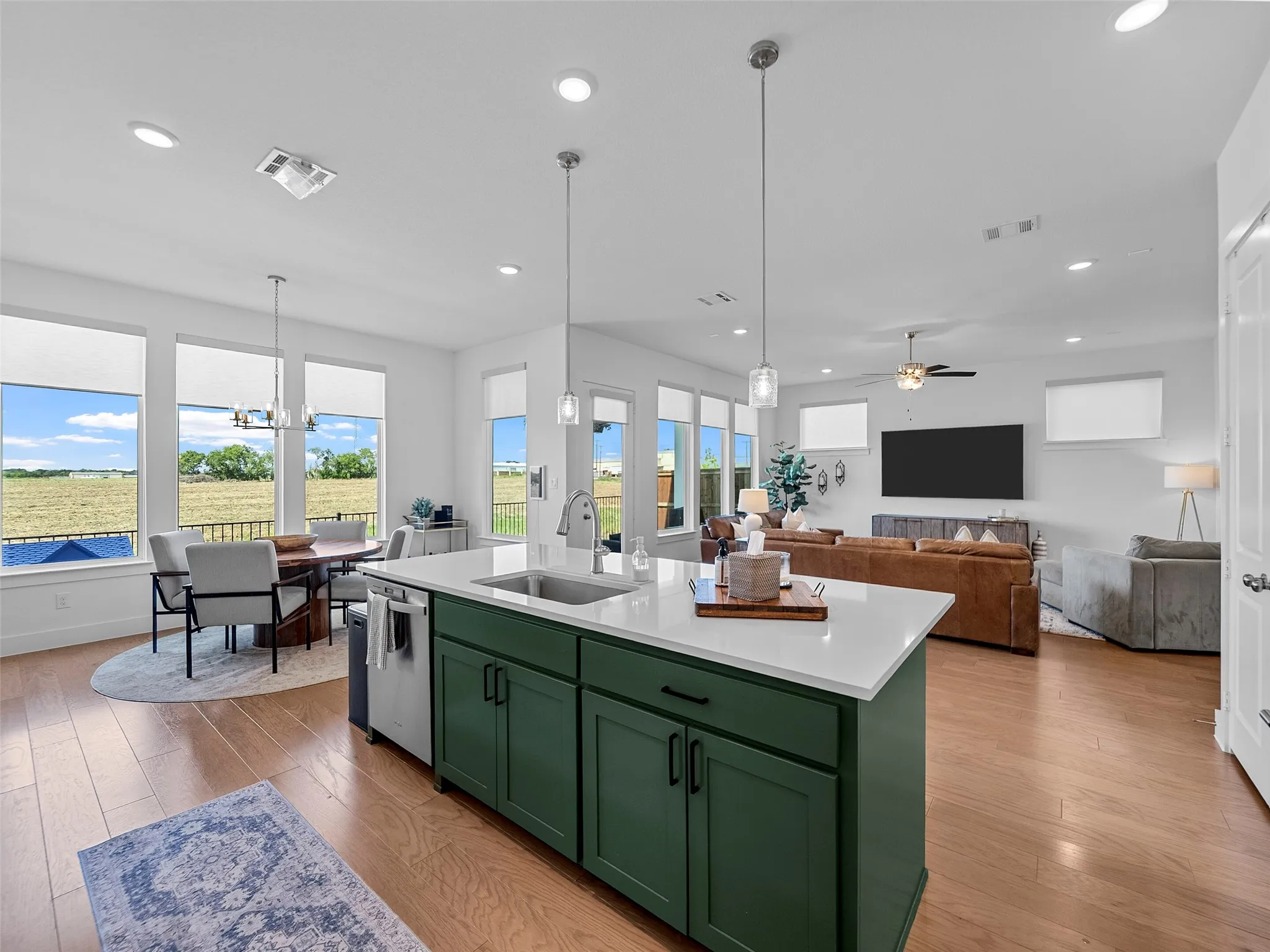 Single Family Residence For Sale in Collin County , 209 Chestnut Street, Celina, Texas 75009, 3 Bedroom, 3 Bathroom, 2 Garage spaces, 2,495 Sqft, built in 2024, mls#21348872, Real Estate Agent in Celina, Homes For Sale in Collin county, Homes For Sale in Celina, Realtor in Celina Texas, Real Estate Brokerage Independent Realty Texas, Luminita Cordes Realtor