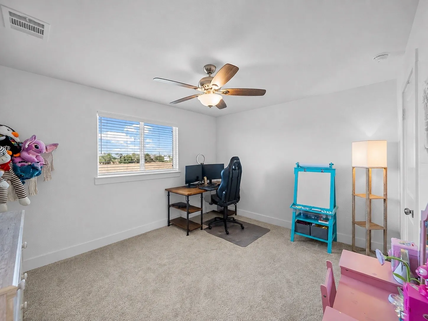 Single Family Residence For Sale in Collin County , 209 Chestnut Street, Celina, Texas 75009, 3 Bedroom, 3 Bathroom, 2 Garage spaces, 2,495 Sqft, built in 2024, mls#21348872, Real Estate Agent in Celina, Homes For Sale in Collin county, Homes For Sale in Celina, Realtor in Celina Texas, Real Estate Brokerage Independent Realty Texas, Luminita Cordes Realtor