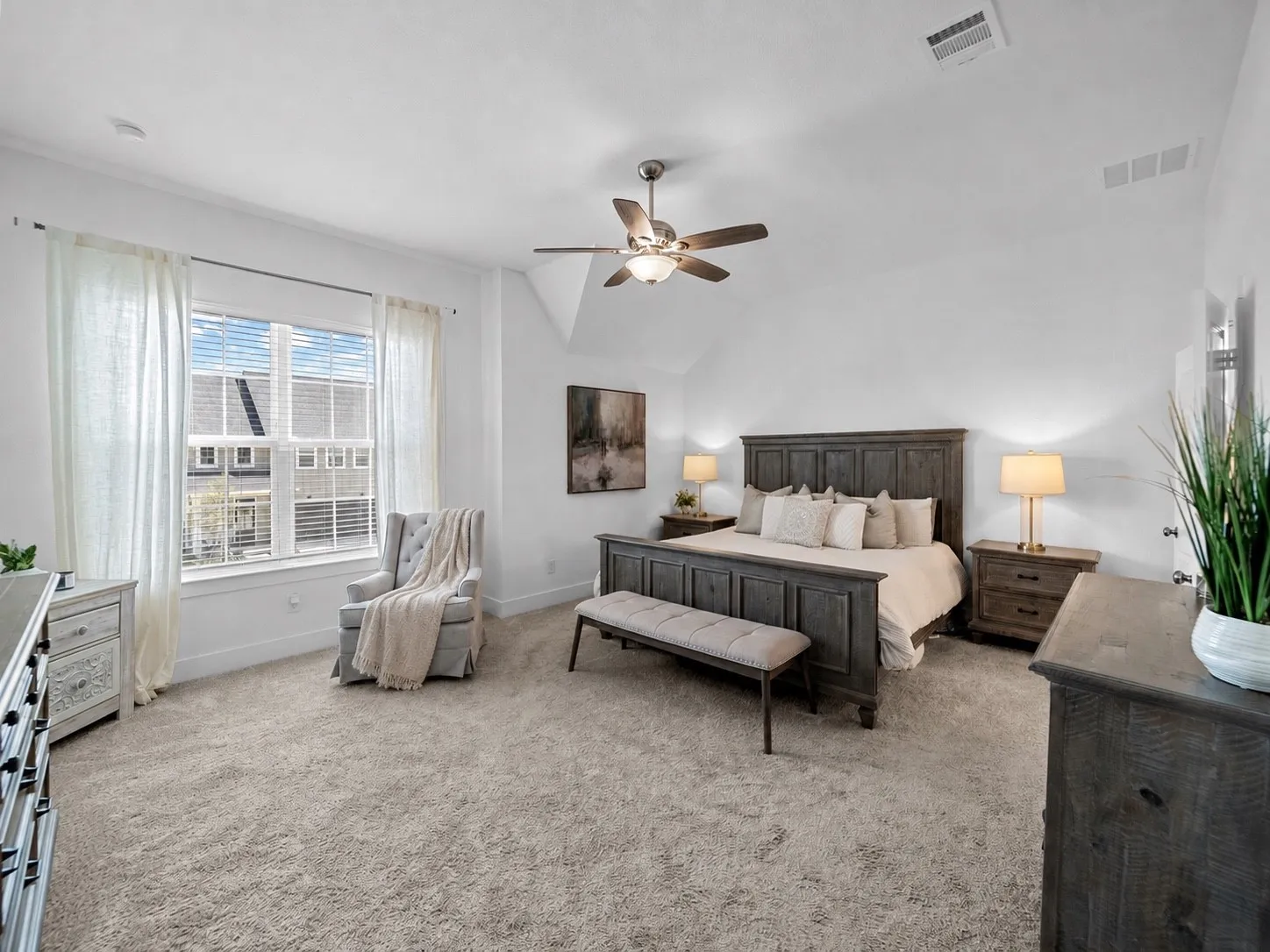 Single Family Residence For Sale in Collin County , 209 Chestnut Street, Celina, Texas 75009, 3 Bedroom, 3 Bathroom, 2 Garage spaces, 2,495 Sqft, built in 2024, mls#21348872, Real Estate Agent in Celina, Homes For Sale in Collin county, Homes For Sale in Celina, Realtor in Celina Texas, Real Estate Brokerage Independent Realty Texas, Luminita Cordes Realtor