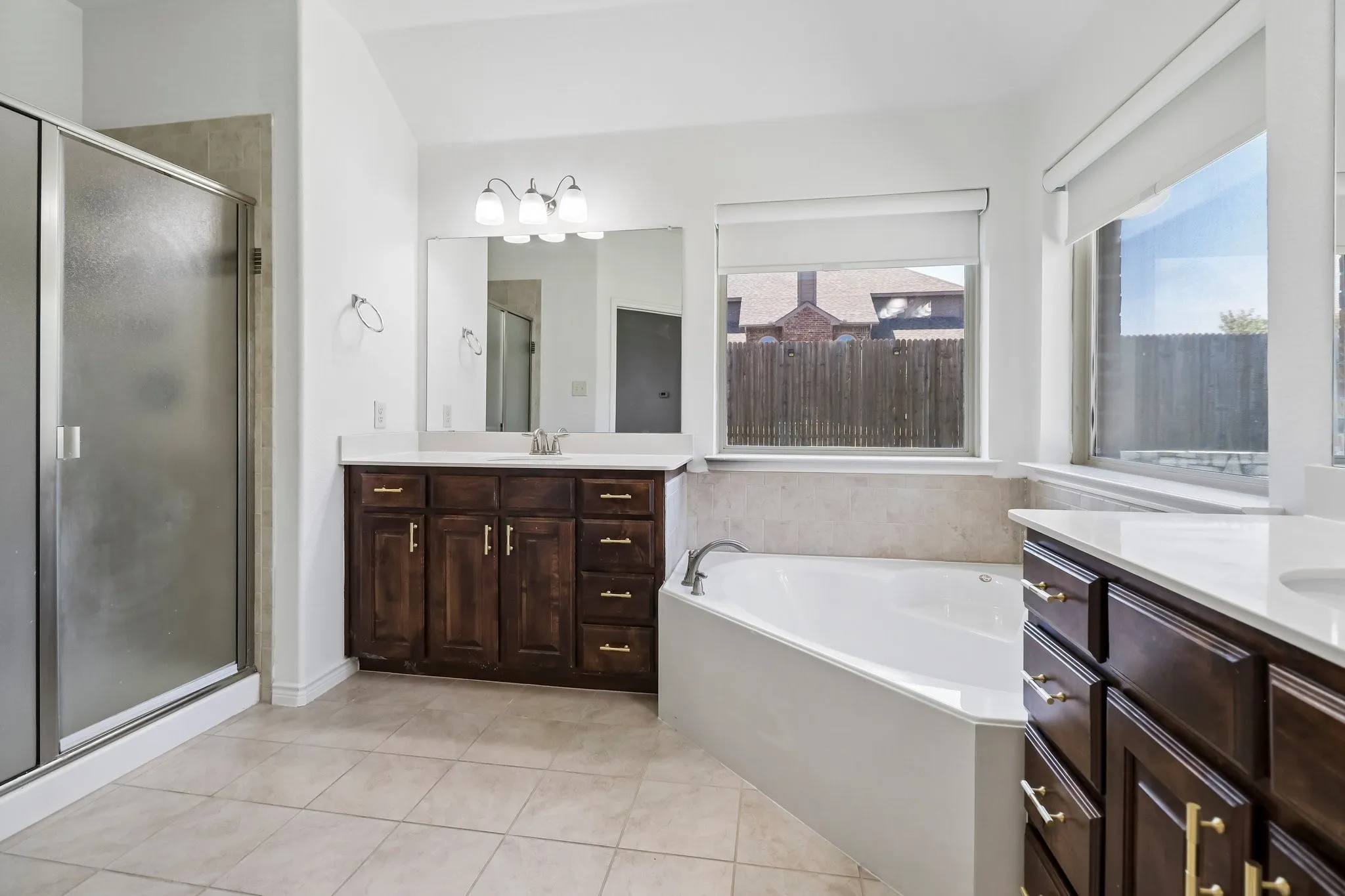 Single Family Residence For Sale in Collin County , 2003 Jayden Lane, Wylie, Texas 75098, 4 Bedroom, 2 Bathroom, 2 Garage spaces, 2,231 Sqft, built in 2015, mls#21366490, Real Estate Agent in Wylie, Homes For Sale in Collin county, Homes For Sale in Wylie, Realtor in Wylie Texas, Real Estate Brokerage Independent Realty Texas, Luminita Cordes Realtor