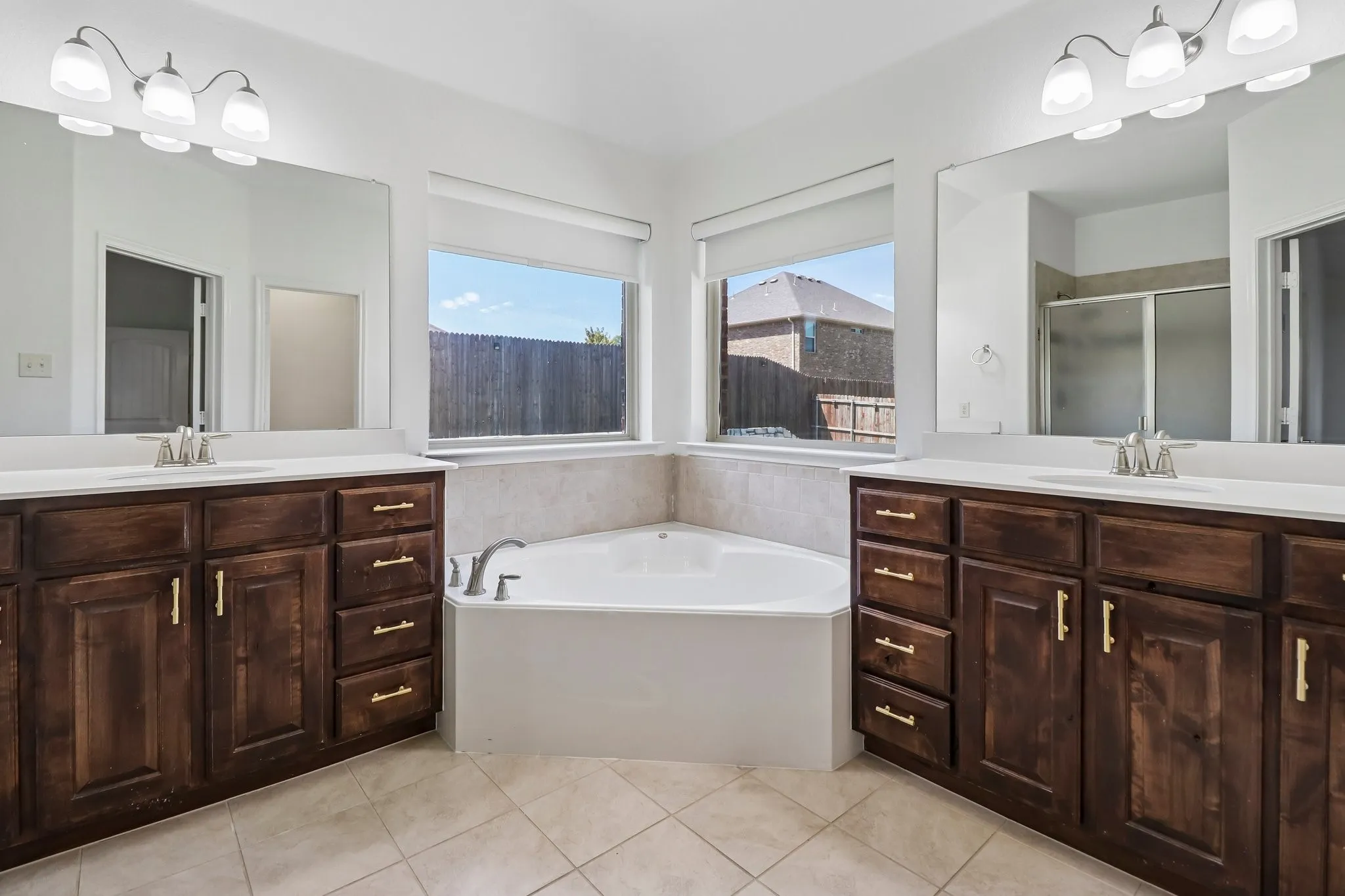 Single Family Residence For Sale in Collin County , 2003 Jayden Lane, Wylie, Texas 75098, 4 Bedroom, 2 Bathroom, 2 Garage spaces, 2,231 Sqft, built in 2015, mls#21366490, Real Estate Agent in Wylie, Homes For Sale in Collin county, Homes For Sale in Wylie, Realtor in Wylie Texas, Real Estate Brokerage Independent Realty Texas, Luminita Cordes Realtor