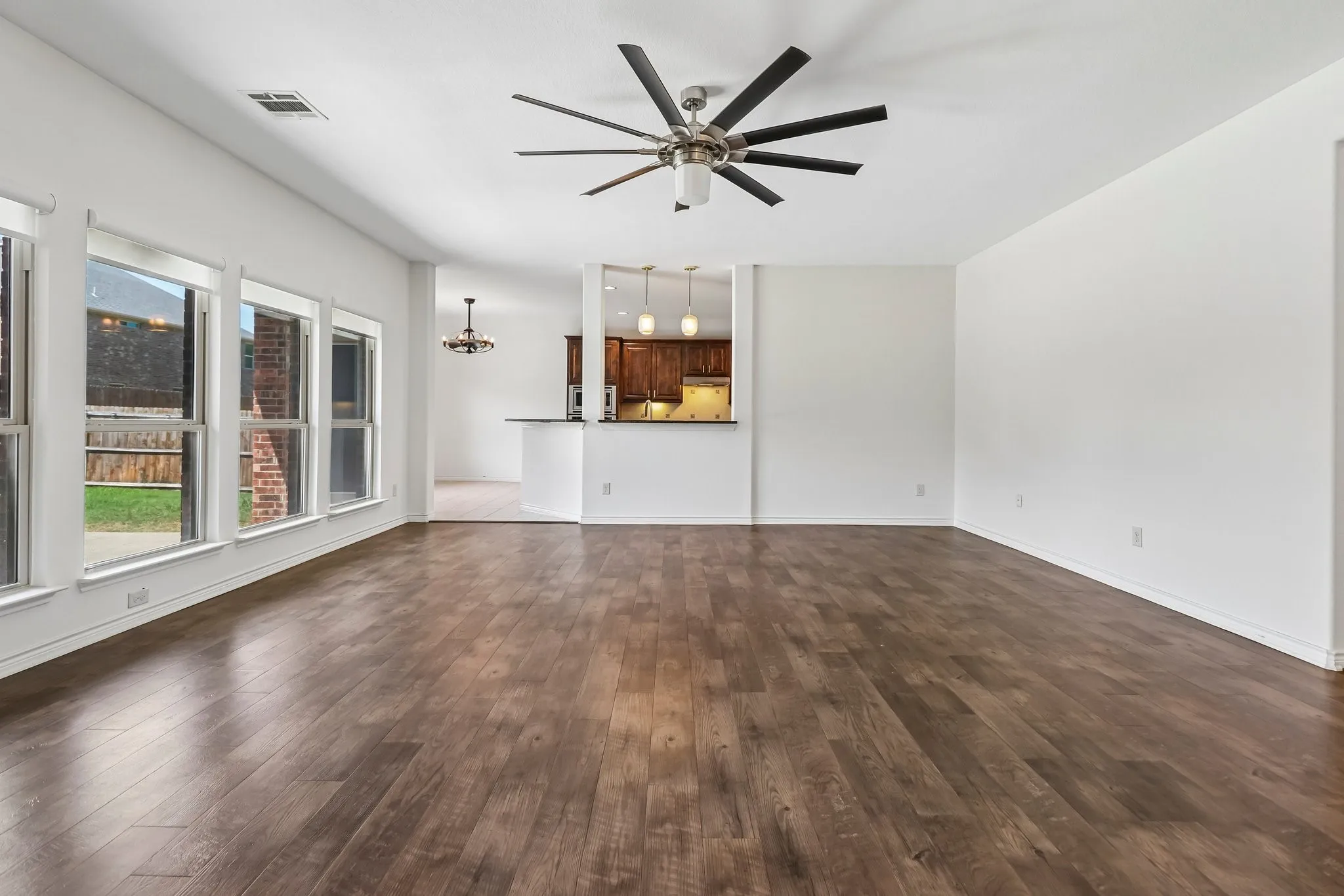 Single Family Residence For Sale in Collin County , 2003 Jayden Lane, Wylie, Texas 75098, 4 Bedroom, 2 Bathroom, 2 Garage spaces, 2,231 Sqft, built in 2015, mls#21366490, Real Estate Agent in Wylie, Homes For Sale in Collin county, Homes For Sale in Wylie, Realtor in Wylie Texas, Real Estate Brokerage Independent Realty Texas, Luminita Cordes Realtor
