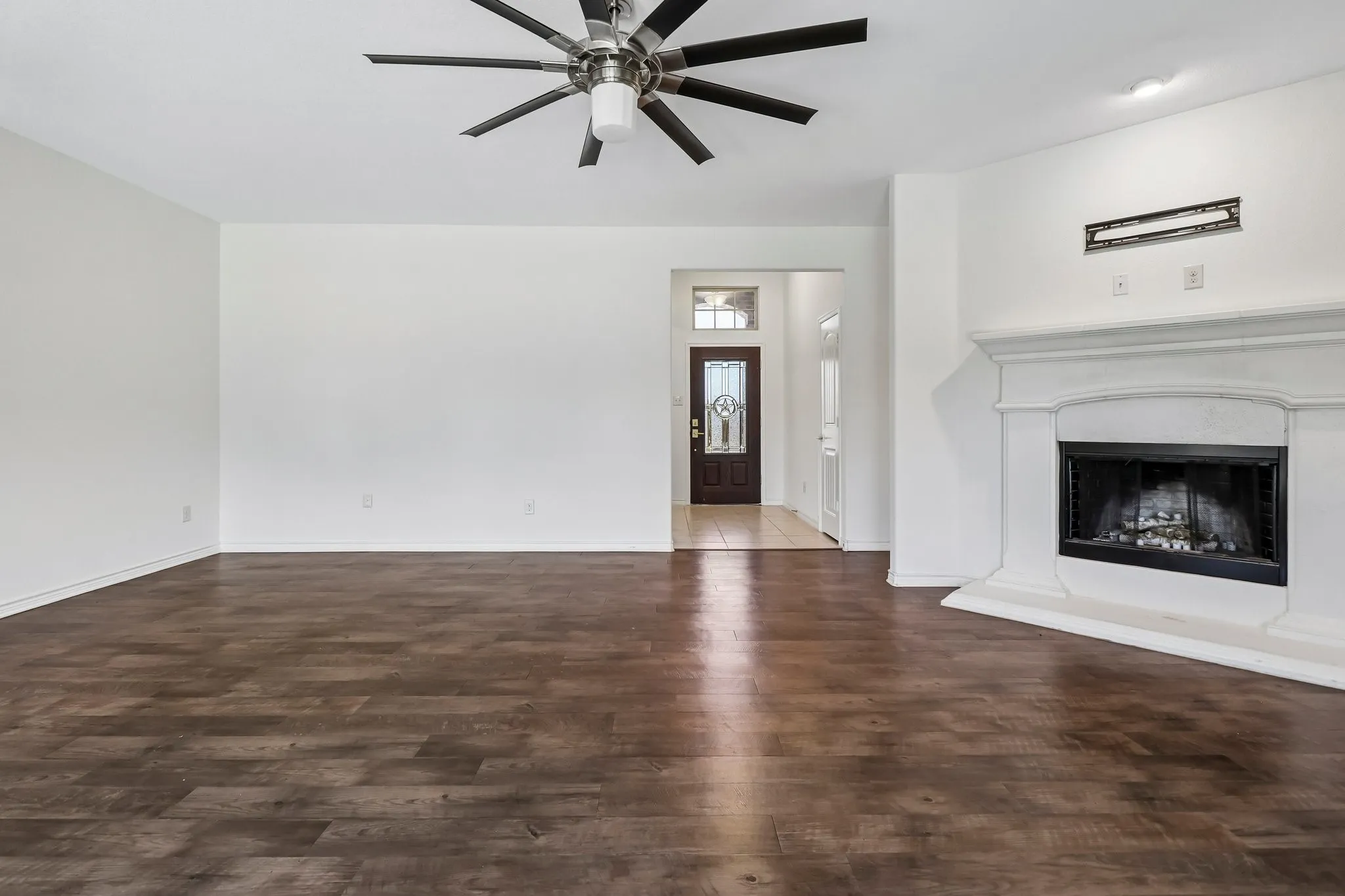 Single Family Residence For Sale in Collin County , 2003 Jayden Lane, Wylie, Texas 75098, 4 Bedroom, 2 Bathroom, 2 Garage spaces, 2,231 Sqft, built in 2015, mls#21366490, Real Estate Agent in Wylie, Homes For Sale in Collin county, Homes For Sale in Wylie, Realtor in Wylie Texas, Real Estate Brokerage Independent Realty Texas, Luminita Cordes Realtor