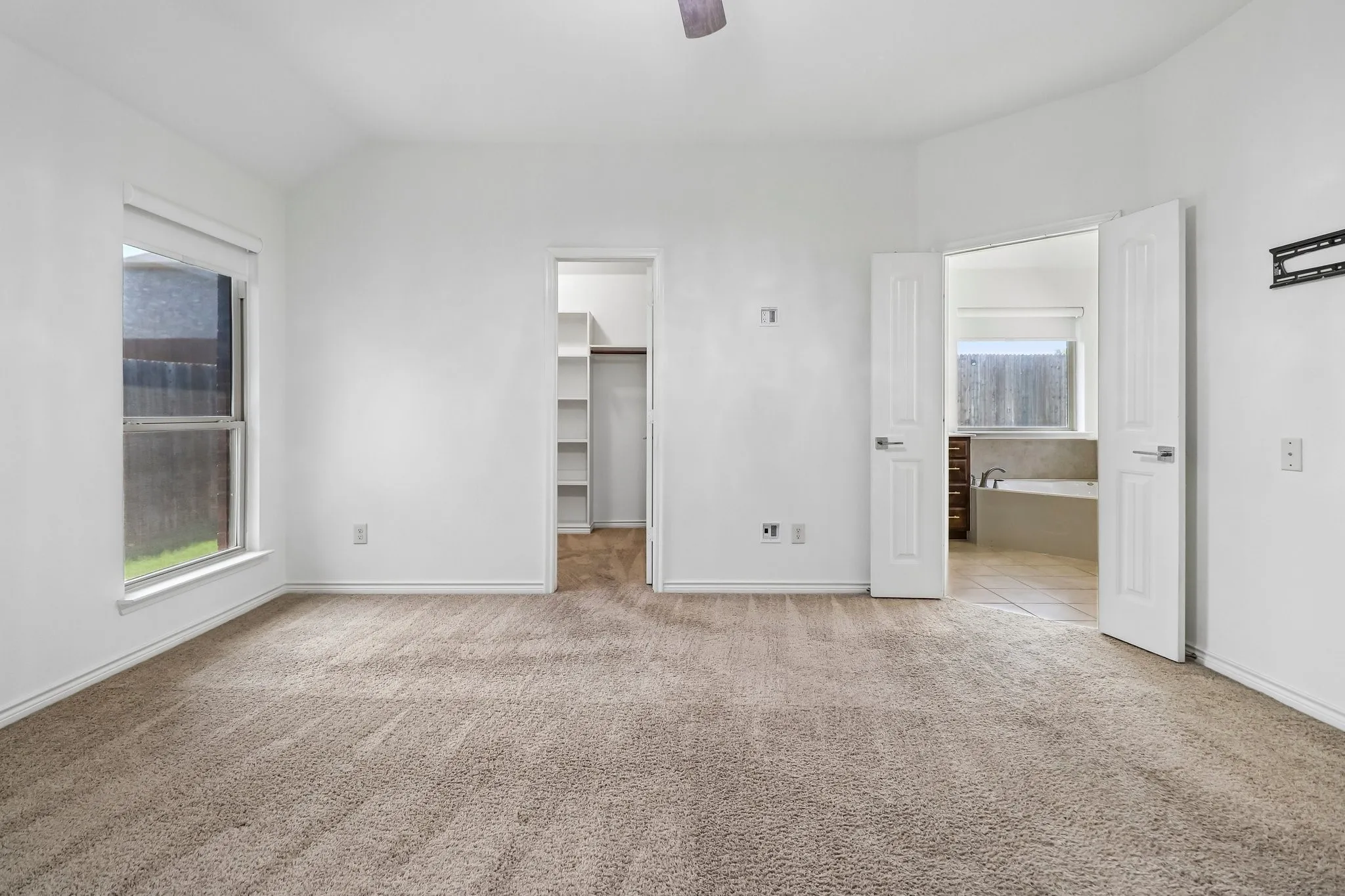 Single Family Residence For Sale in Collin County , 2003 Jayden Lane, Wylie, Texas 75098, 4 Bedroom, 2 Bathroom, 2 Garage spaces, 2,231 Sqft, built in 2015, mls#21366490, Real Estate Agent in Wylie, Homes For Sale in Collin county, Homes For Sale in Wylie, Realtor in Wylie Texas, Real Estate Brokerage Independent Realty Texas, Luminita Cordes Realtor