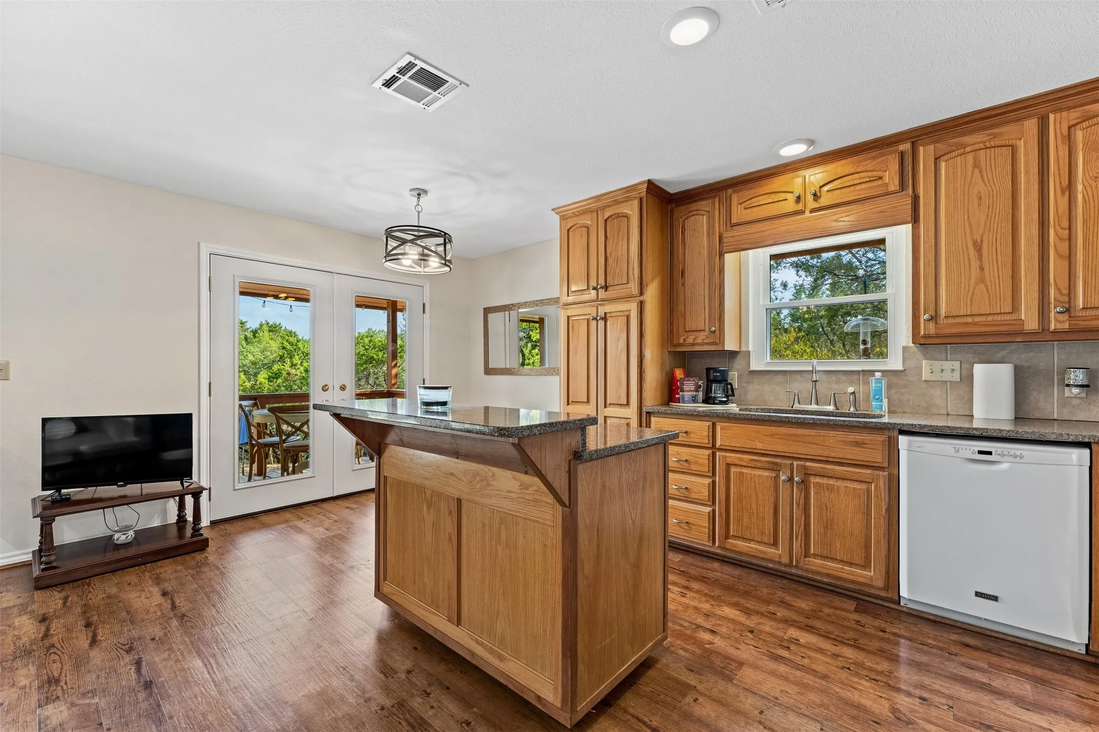 Single Family Residence For Sale in Bosque County , 106 County Road 1506, Morgan, Texas 76671, 3 Bedroom, 2 Bathroom, Garage spaces, 1,258 Sqft, built in 2005, mls#21362837, Real Estate Agent in Morgan, Homes For Sale in Bosque county, Homes For Sale in Morgan, Realtor in Morgan Texas, Real Estate Brokerage Independent Realty Texas, Luminita Cordes Realtor