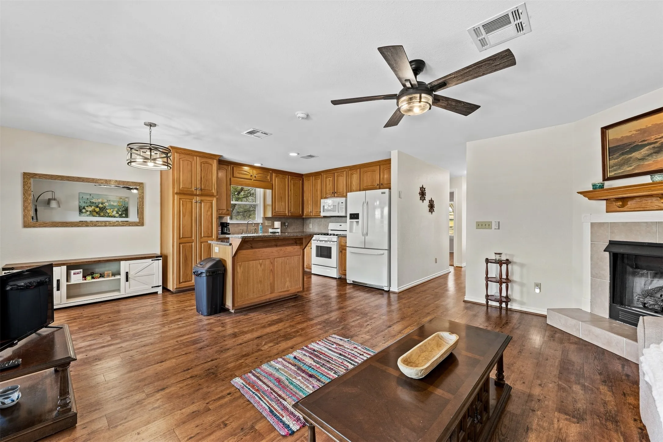 Single Family Residence For Sale in Bosque County , 106 County Road 1506, Morgan, Texas 76671, 3 Bedroom, 2 Bathroom, Garage spaces, 1,258 Sqft, built in 2005, mls#21362837, Real Estate Agent in Morgan, Homes For Sale in Bosque county, Homes For Sale in Morgan, Realtor in Morgan Texas, Real Estate Brokerage Independent Realty Texas, Luminita Cordes Realtor