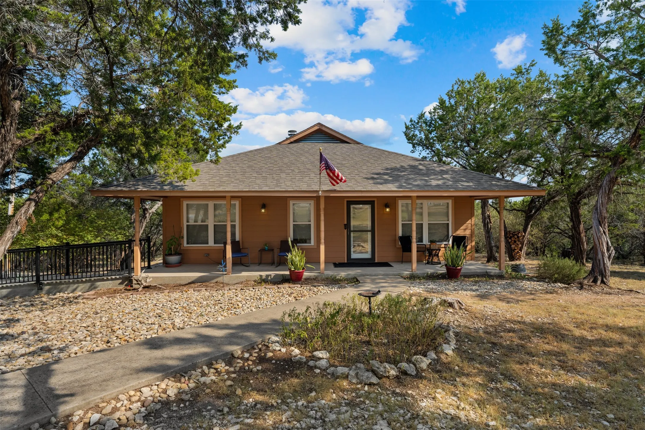 Single Family Residence For Sale in Bosque County , 106 County Road 1506, Morgan, Texas 76671, 3 Bedroom, 2 Bathroom, Garage spaces, 1,258 Sqft, built in 2005, mls#21362837, Real Estate Agent in Morgan, Homes For Sale in Bosque county, Homes For Sale in Morgan, Realtor in Morgan Texas, Real Estate Brokerage Independent Realty Texas, Luminita Cordes Realtor