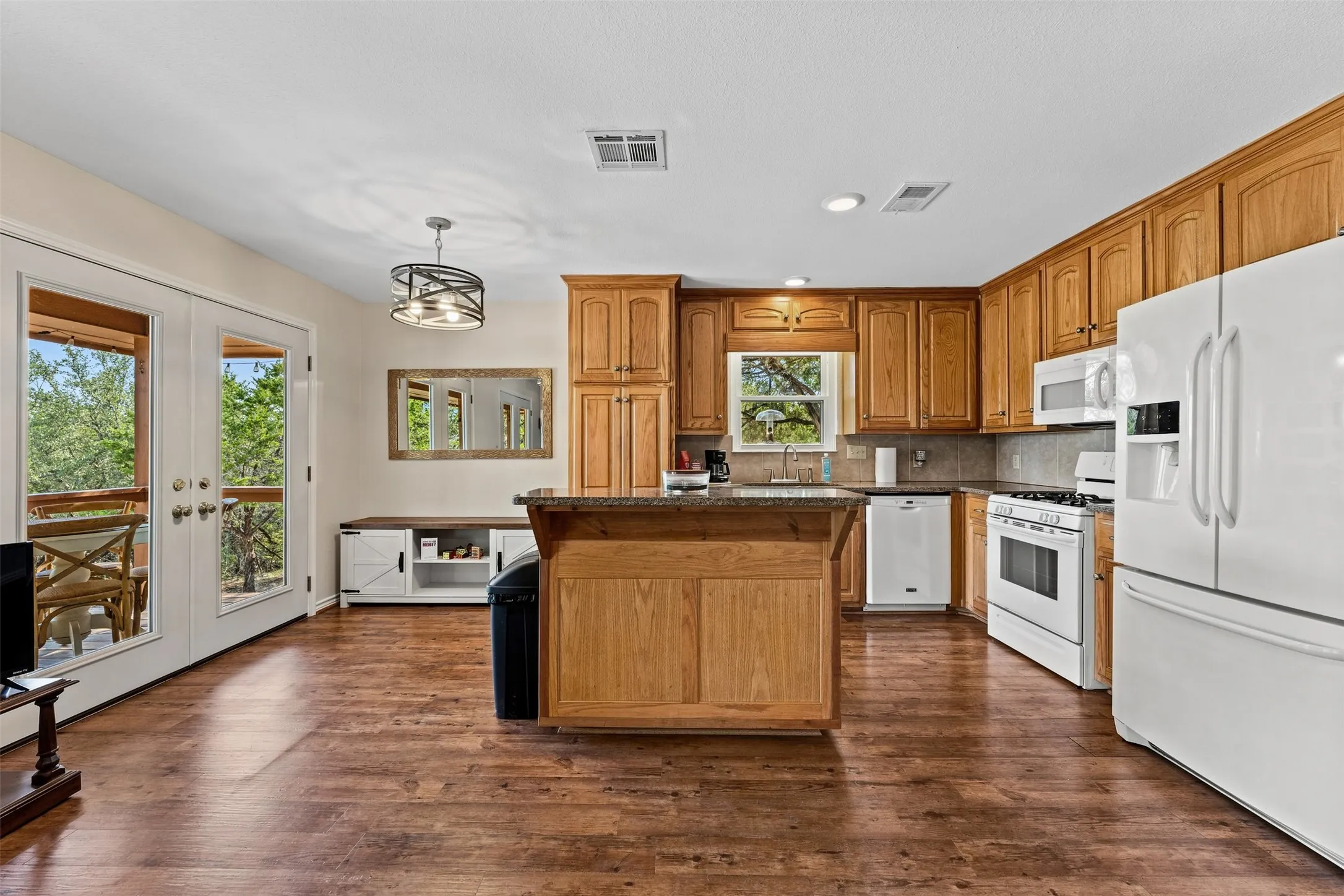 Single Family Residence For Sale in Bosque County , 106 County Road 1506, Morgan, Texas 76671, 3 Bedroom, 2 Bathroom, Garage spaces, 1,258 Sqft, built in 2005, mls#21362837, Real Estate Agent in Morgan, Homes For Sale in Bosque county, Homes For Sale in Morgan, Realtor in Morgan Texas, Real Estate Brokerage Independent Realty Texas, Luminita Cordes Realtor