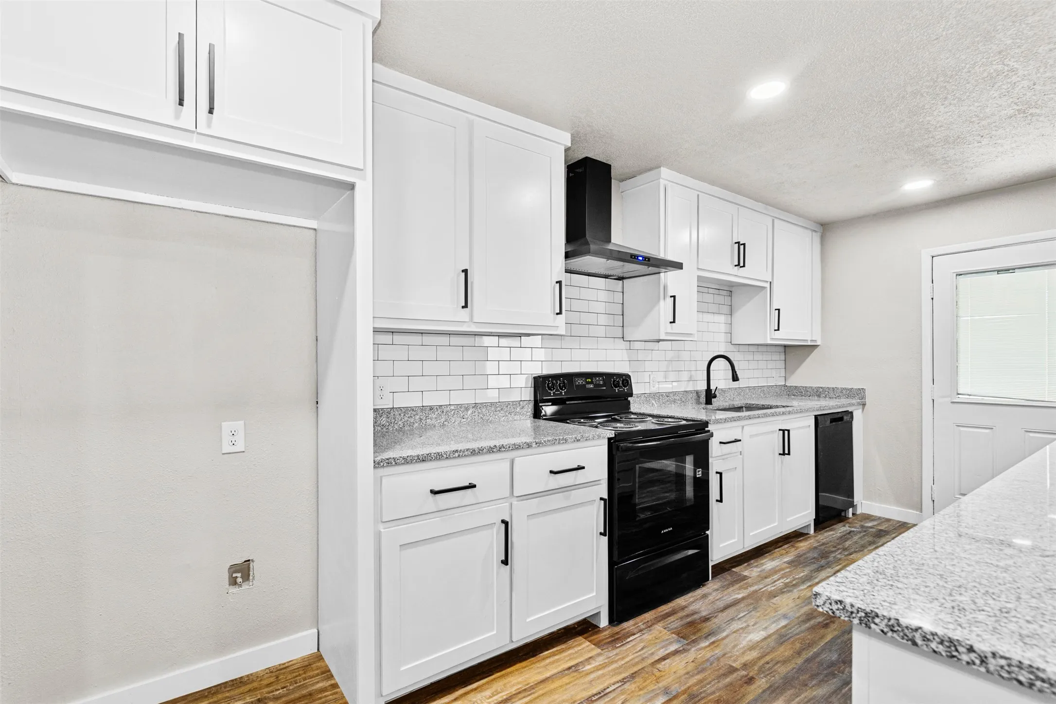 Brand new appliances.