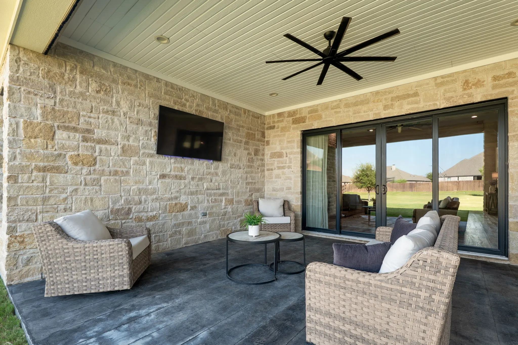 Single Family Residence For Sale in Mc Lennan County , 612 Sienna Bend Trail, Mc Gregor, Texas 76657, 5 Bedroom, 3 Bathroom, 3 Garage spaces, 2,841 Sqft, built in 2019, mls#21365275, Real Estate Agent in Mc Gregor, Homes For Sale in Mc Lennan county, Homes For Sale in Mc Gregor, Realtor in Mc Gregor Texas, Real Estate Brokerage Independent Realty Texas, Luminita Cordes Realtor