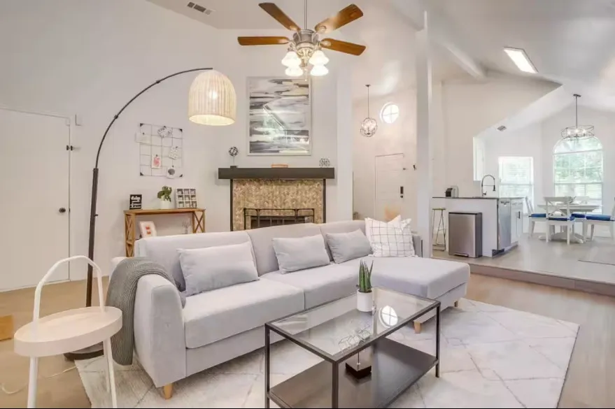 Single Family Residence For Rent in Collin County , 7851 Maiden Lane, Frisco, Texas 75035, 3 Bedroom, 2 Bathroom, 2 Garage spaces, 1,470 Sqft, built in 1991, Price $3,500, mls#21366655, Real Estate Agent in Frisco, Homes For Rent in Collin county, Homes For Rent in Frisco, Realtor in Frisco Texas, Real Estate Brokerage Independent Realty Texas, Luminita Cordes Realtor