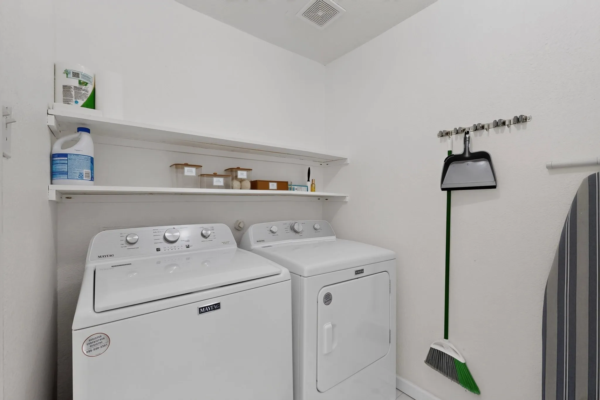 Single Family Residence For Rent in Collin County , 2505 Mitchell Lane, Anna, Texas 75409, 3 Bedroom, 2 Bathroom, 1 Garage spaces, 1,222 Sqft, built in 2004, mls#21366656, Real Estate Agent in Anna, Homes For Rent in Collin county, Homes For Rent in Anna, Realtor in Anna Texas, Real Estate Brokerage Independent Realty Texas, Luminita Cordes Realtor