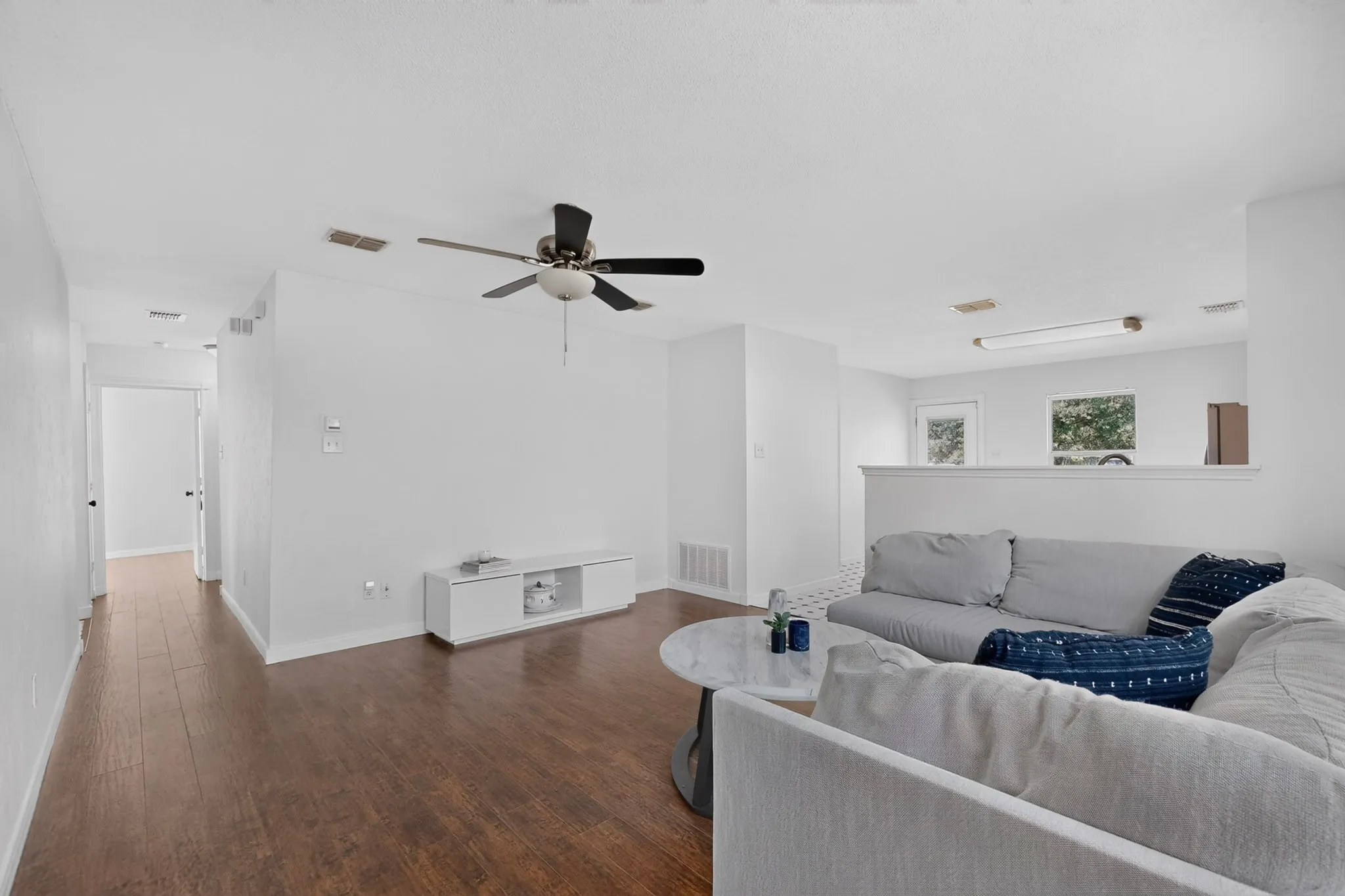Single Family Residence For Rent in Collin County , 2505 Mitchell Lane, Anna, Texas 75409, 3 Bedroom, 2 Bathroom, 1 Garage spaces, 1,222 Sqft, built in 2004, mls#21366656, Real Estate Agent in Anna, Homes For Rent in Collin county, Homes For Rent in Anna, Realtor in Anna Texas, Real Estate Brokerage Independent Realty Texas, Luminita Cordes Realtor
