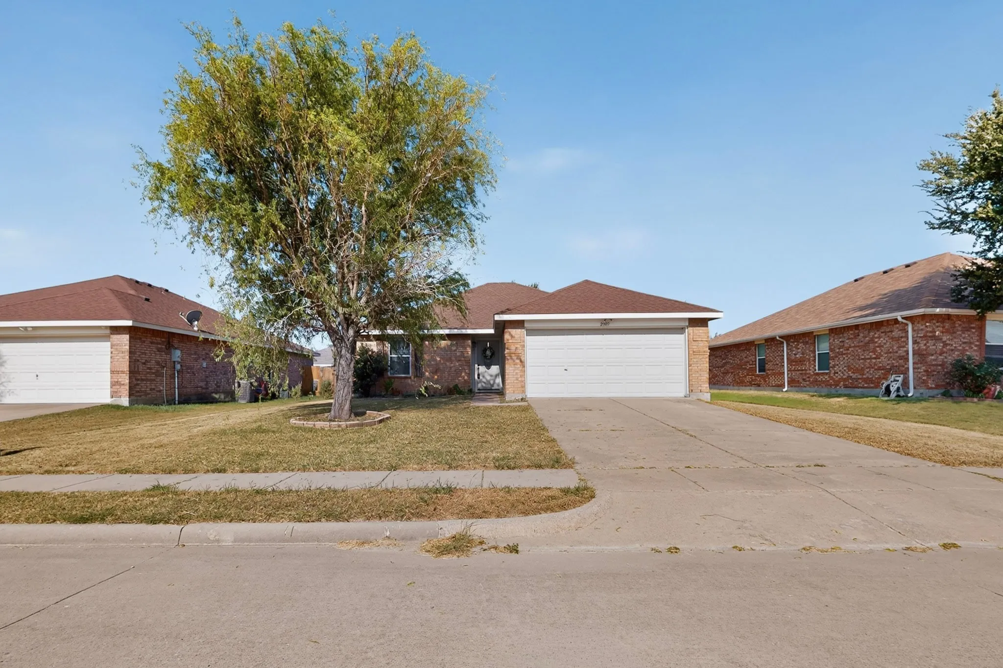 Single Family Residence For Rent in Collin County , 2505 Mitchell Lane, Anna, Texas 75409, 3 Bedroom, 2 Bathroom, 1 Garage spaces, 1,222 Sqft, built in 2004, mls#21366656, Real Estate Agent in Anna, Homes For Rent in Collin county, Homes For Rent in Anna, Realtor in Anna Texas, Real Estate Brokerage Independent Realty Texas, Luminita Cordes Realtor
