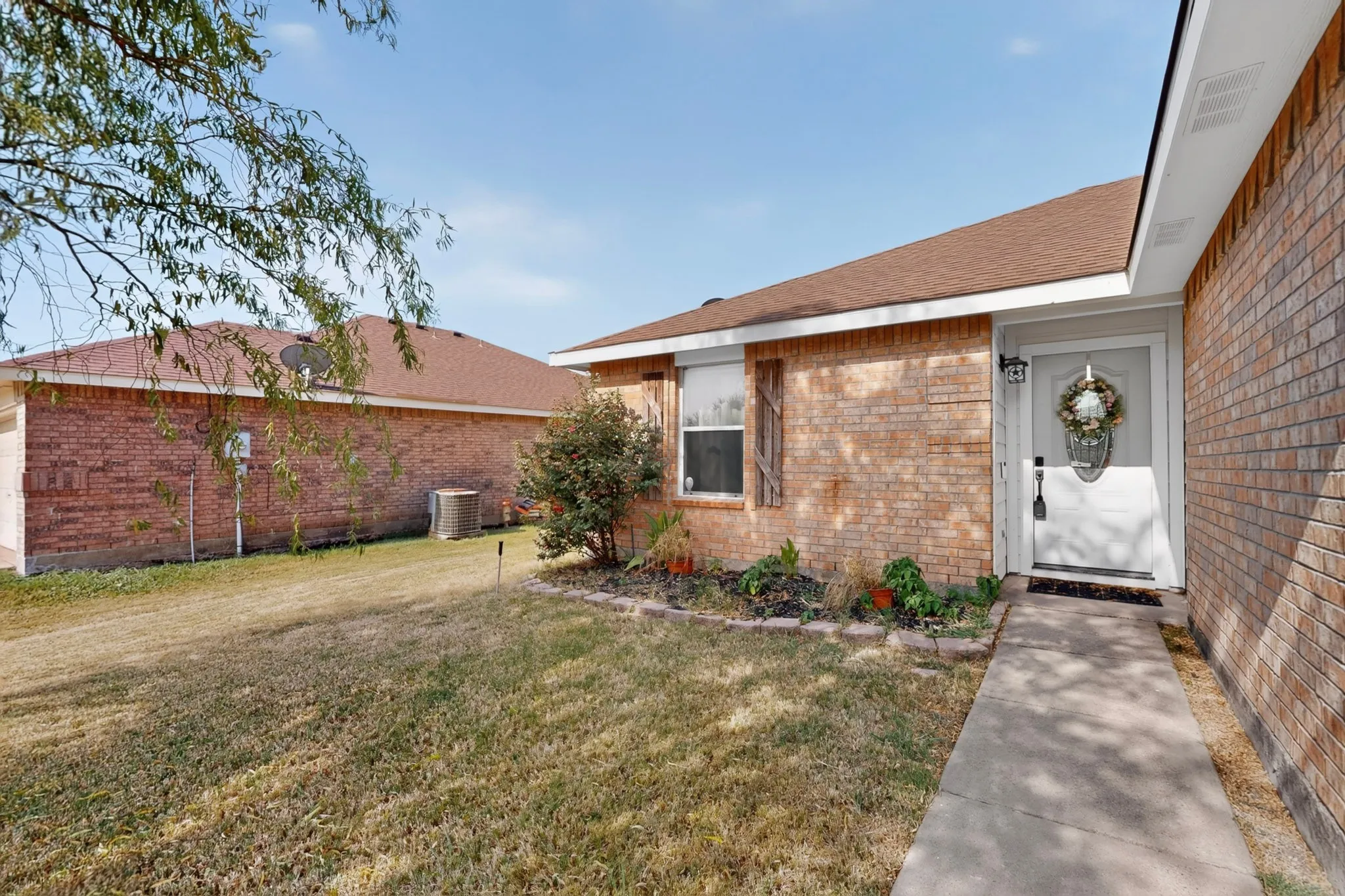 Single Family Residence For Rent in Collin County , 2505 Mitchell Lane, Anna, Texas 75409, 3 Bedroom, 2 Bathroom, 1 Garage spaces, 1,222 Sqft, built in 2004, mls#21366656, Real Estate Agent in Anna, Homes For Rent in Collin county, Homes For Rent in Anna, Realtor in Anna Texas, Real Estate Brokerage Independent Realty Texas, Luminita Cordes Realtor