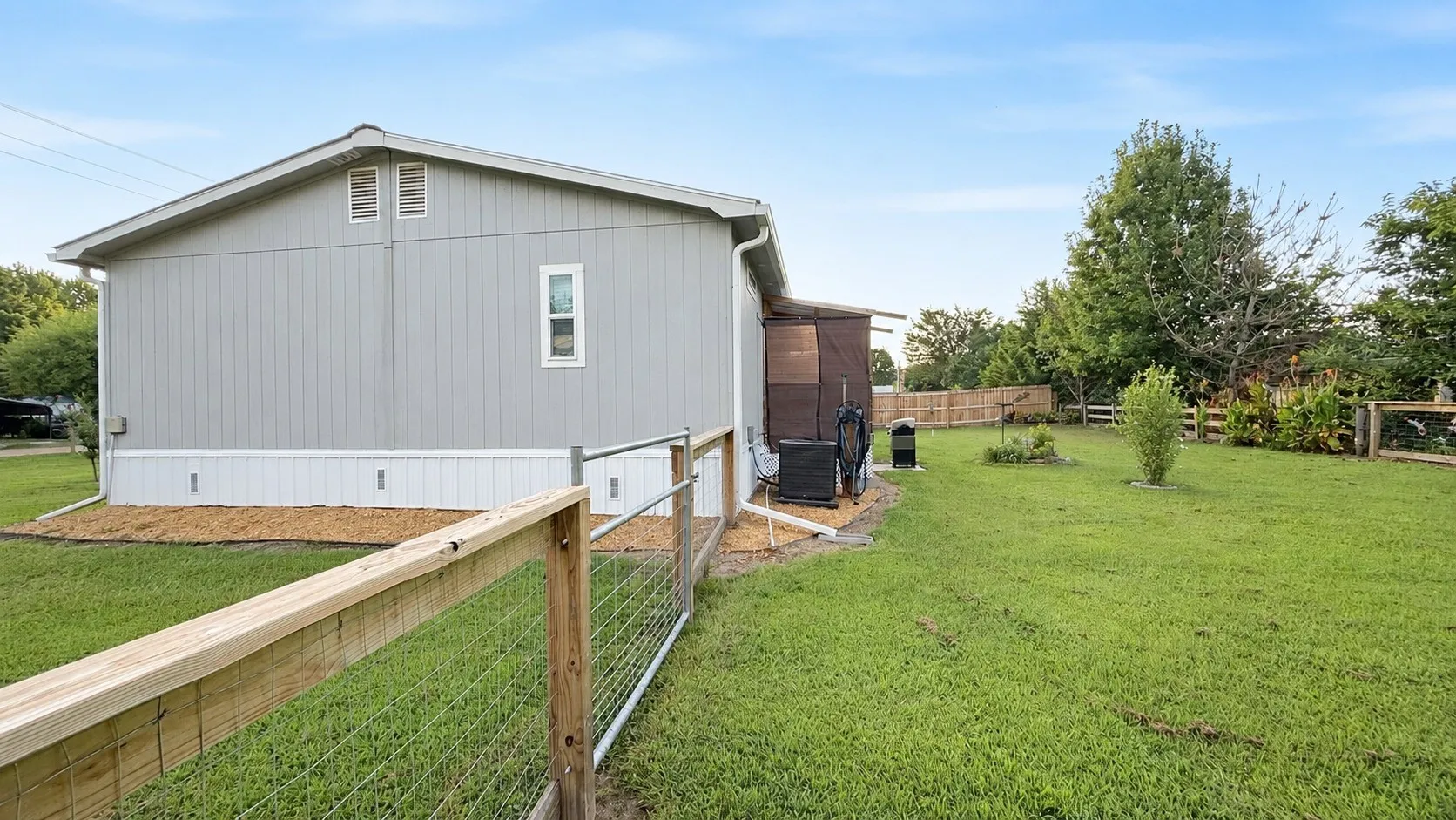 Mobile Home For Sale in Wood County , 852 Cheyenne, Quitman, Texas 75783, 3 Bedroom, 2 Bathroom, Garage spaces, 1,232 Sqft, built in 2023, mls#21366143, Real Estate Agent in Quitman, Homes For Sale in Wood county, Homes For Sale in Quitman, Realtor in Quitman Texas, Real Estate Brokerage Independent Realty Texas, Luminita Cordes Realtor