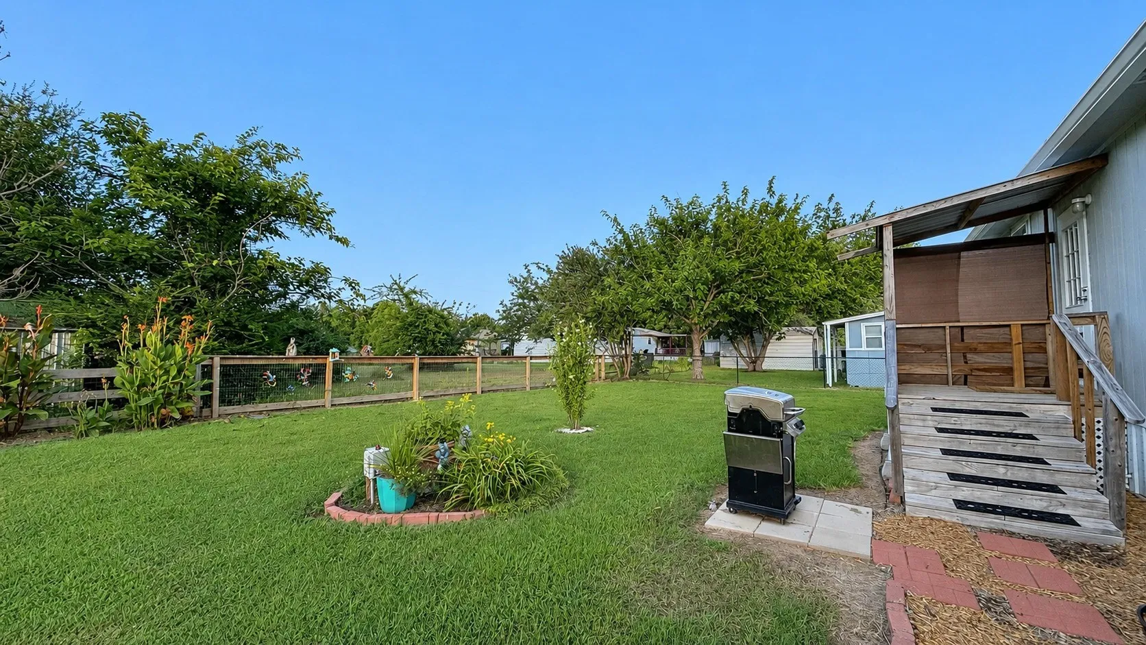 Mobile Home For Sale in Wood County , 852 Cheyenne, Quitman, Texas 75783, 3 Bedroom, 2 Bathroom, Garage spaces, 1,232 Sqft, built in 2023, mls#21366143, Real Estate Agent in Quitman, Homes For Sale in Wood county, Homes For Sale in Quitman, Realtor in Quitman Texas, Real Estate Brokerage Independent Realty Texas, Luminita Cordes Realtor