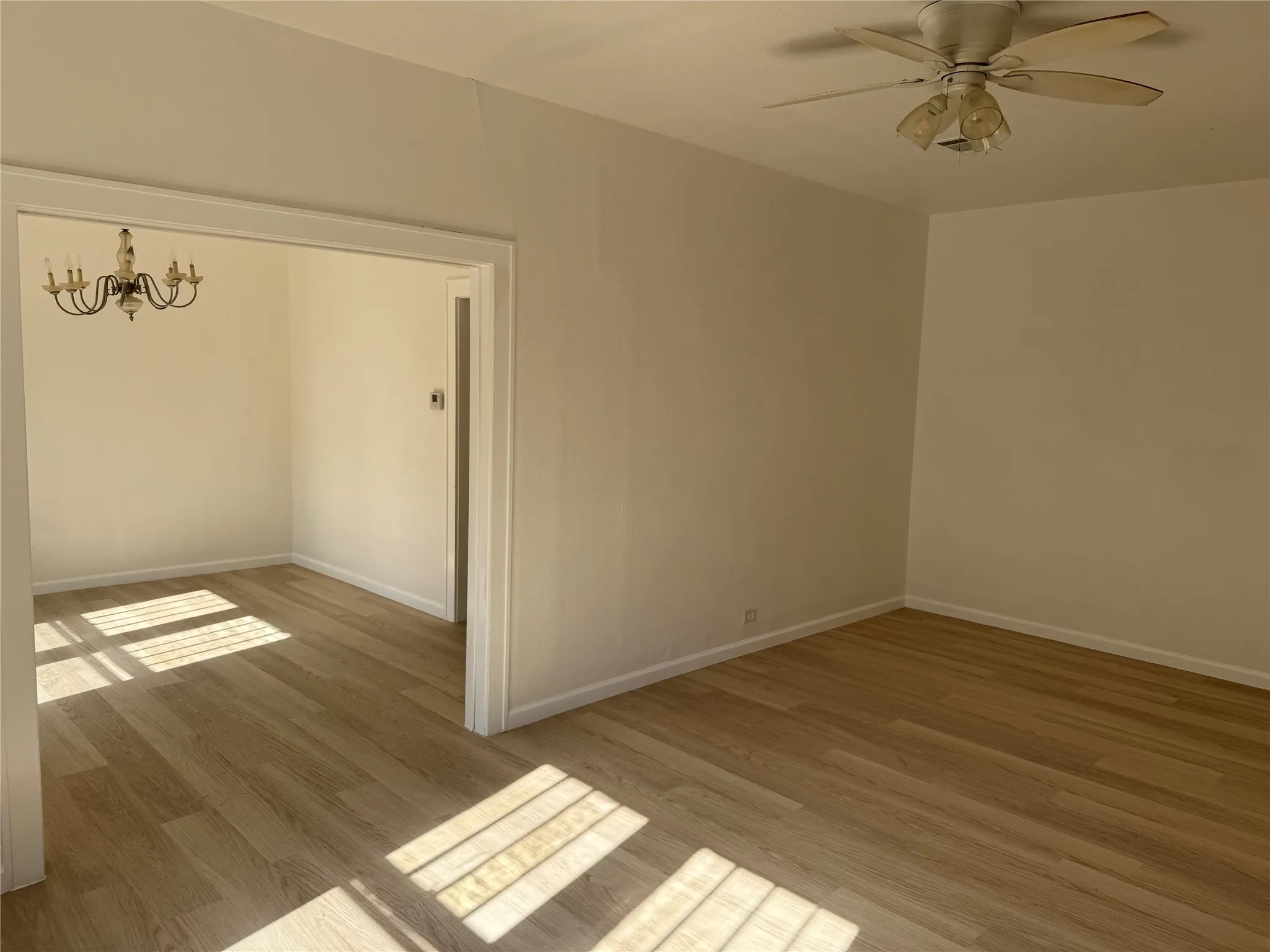 Single Family Residence For Rent in Grayson County , 1217 W Walker Street, Denison, Texas 75020, 2 Bedroom, 1 Bathroom, Garage spaces, 1,365 Sqft, built in 1939, mls#21366461, Real Estate Agent in Denison, Homes For Rent in Grayson county, Homes For Rent in Denison, Realtor in Denison Texas, Real Estate Brokerage Independent Realty Texas, Luminita Cordes Realtor