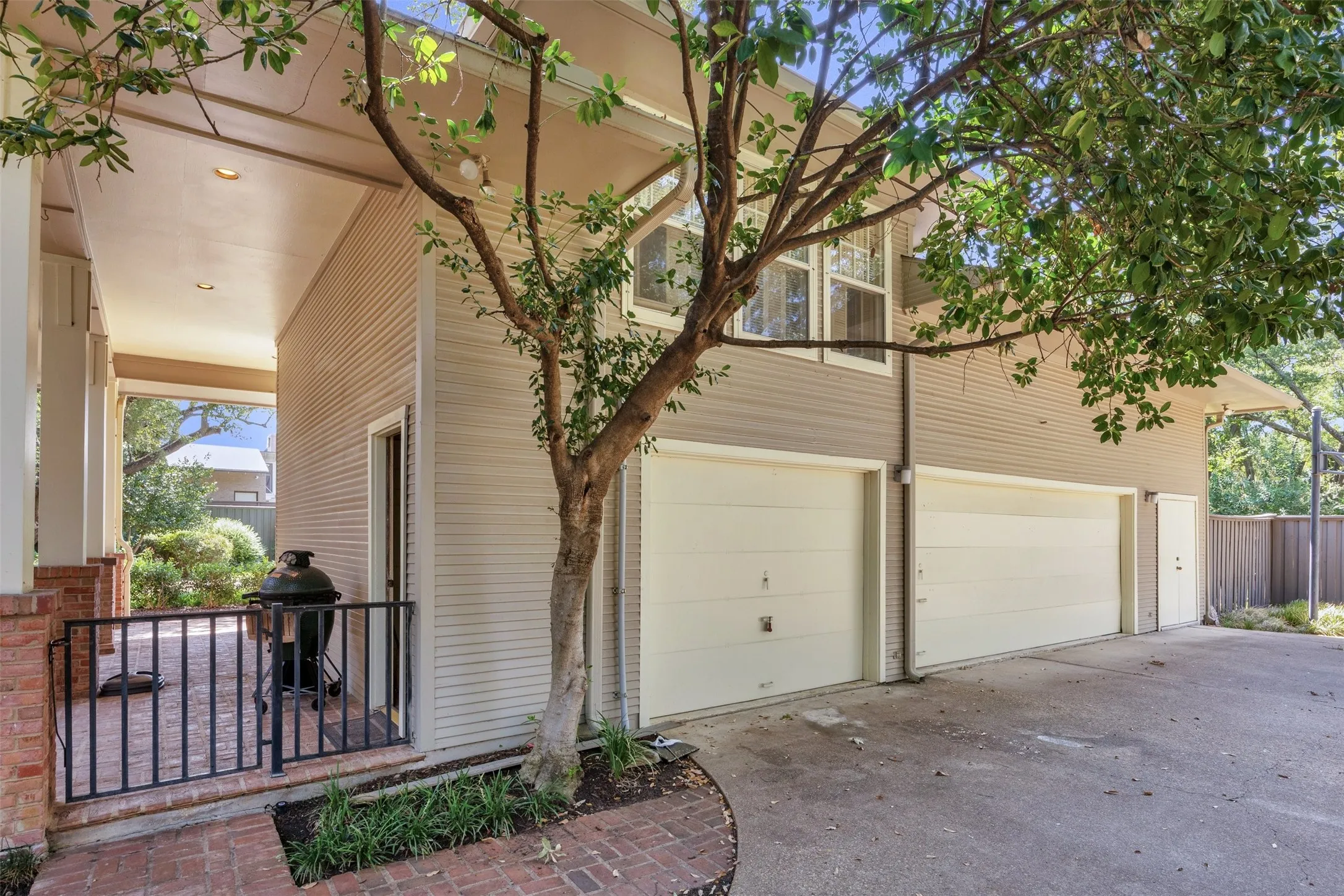 Single Family Residence For Sale in Dallas County , 5548 Falls Road, Dallas, Texas 75220, 5 Bedroom, 6 Bathroom, 3 Garage spaces, 5,128 Sqft, built in 1984, mls#21361765, Real Estate Agent in Dallas, Homes For Sale in Dallas county, Homes For Sale in Dallas, Realtor in Dallas Texas, Real Estate Brokerage Independent Realty Texas, Luminita Cordes Realtor