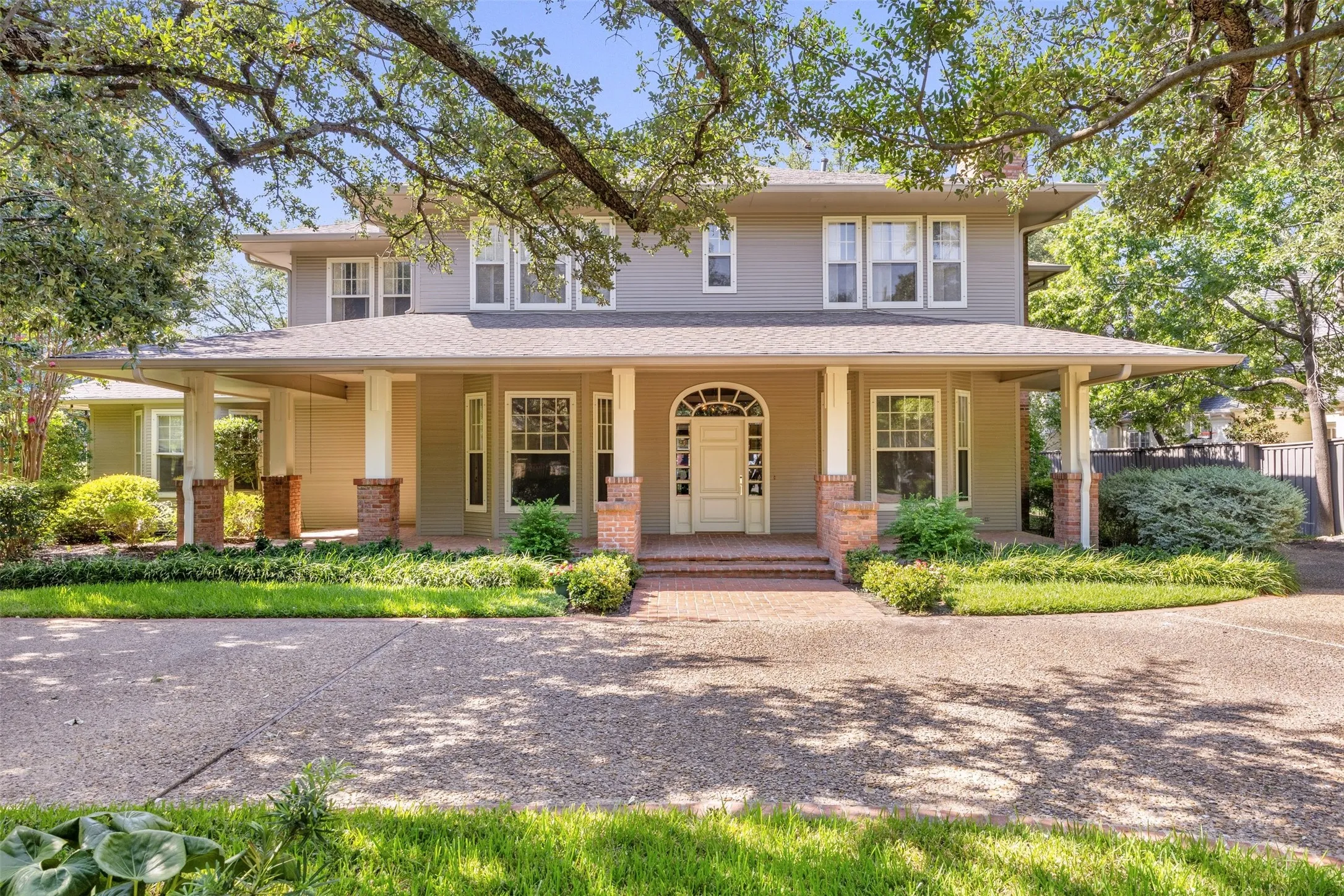 Single Family Residence For Sale in Dallas County , 5548 Falls Road, Dallas, Texas 75220, 5 Bedroom, 6 Bathroom, 3 Garage spaces, 5,128 Sqft, built in 1984, mls#21361765, Real Estate Agent in Dallas, Homes For Sale in Dallas county, Homes For Sale in Dallas, Realtor in Dallas Texas, Real Estate Brokerage Independent Realty Texas, Luminita Cordes Realtor