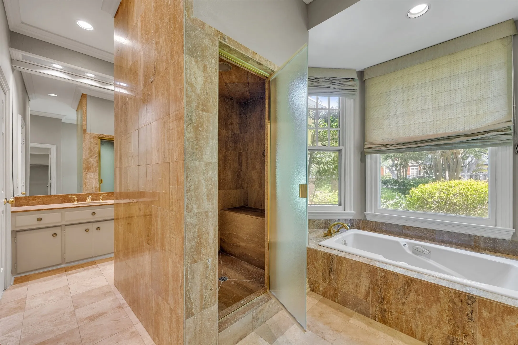 Single Family Residence For Sale in Dallas County , 5548 Falls Road, Dallas, Texas 75220, 5 Bedroom, 6 Bathroom, 3 Garage spaces, 5,128 Sqft, built in 1984, mls#21361765, Real Estate Agent in Dallas, Homes For Sale in Dallas county, Homes For Sale in Dallas, Realtor in Dallas Texas, Real Estate Brokerage Independent Realty Texas, Luminita Cordes Realtor