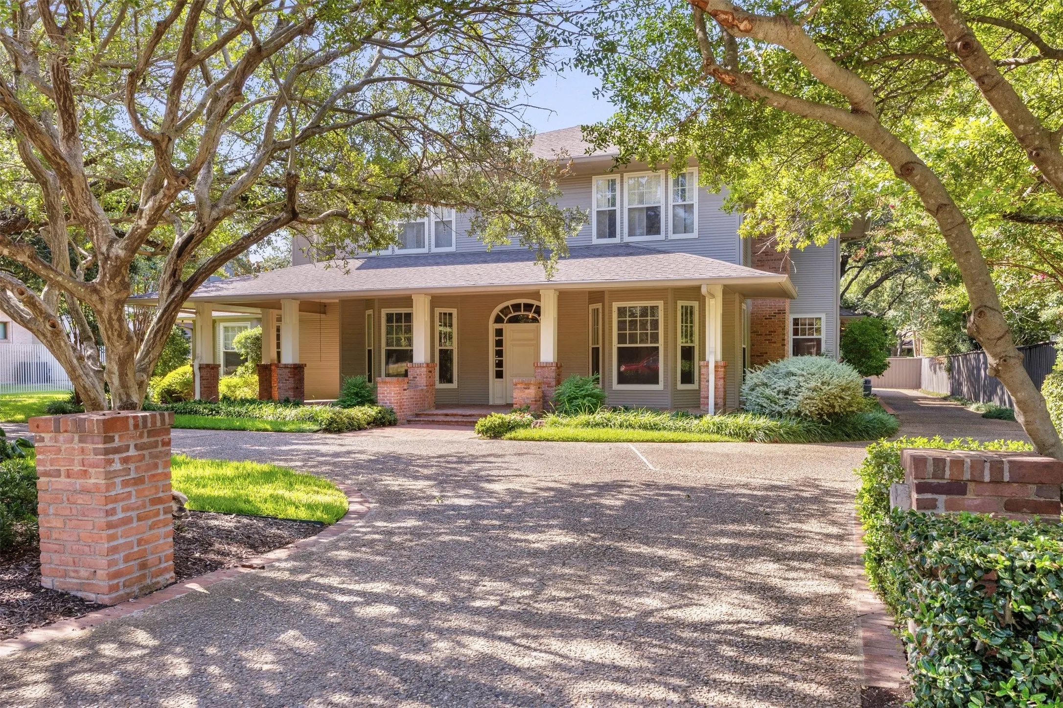Single Family Residence For Sale in Dallas County , 5548 Falls Road, Dallas, Texas 75220, 5 Bedroom, 6 Bathroom, 3 Garage spaces, 5,128 Sqft, built in 1984, mls#21361765, Real Estate Agent in Dallas, Homes For Sale in Dallas county, Homes For Sale in Dallas, Realtor in Dallas Texas, Real Estate Brokerage Independent Realty Texas, Luminita Cordes Realtor