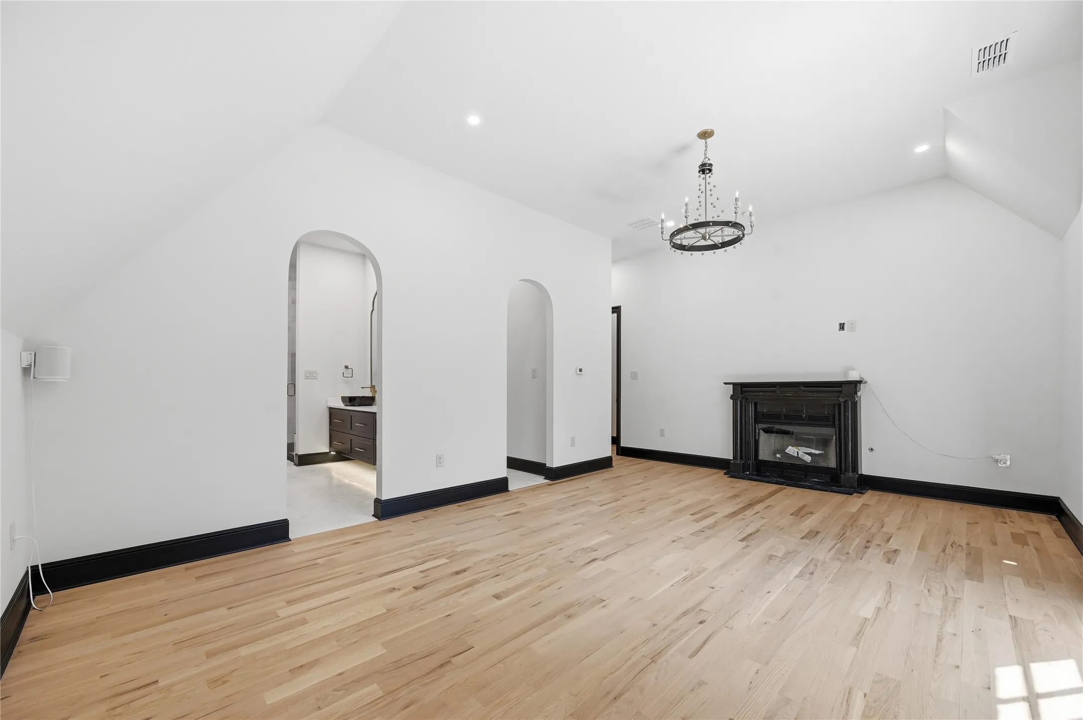 Single Family Residence For Sale in Dallas County , 6941 Gaston Avenue, Dallas, Texas 75214, 6 Bedroom, 6 Bathroom, 4 Garage spaces, 7,577 Sqft, built in 2025, mls#21366599, Real Estate Agent in Dallas, Homes For Sale in Dallas county, Homes For Sale in Dallas, Realtor in Dallas Texas, Real Estate Brokerage Independent Realty Texas, Luminita Cordes Realtor