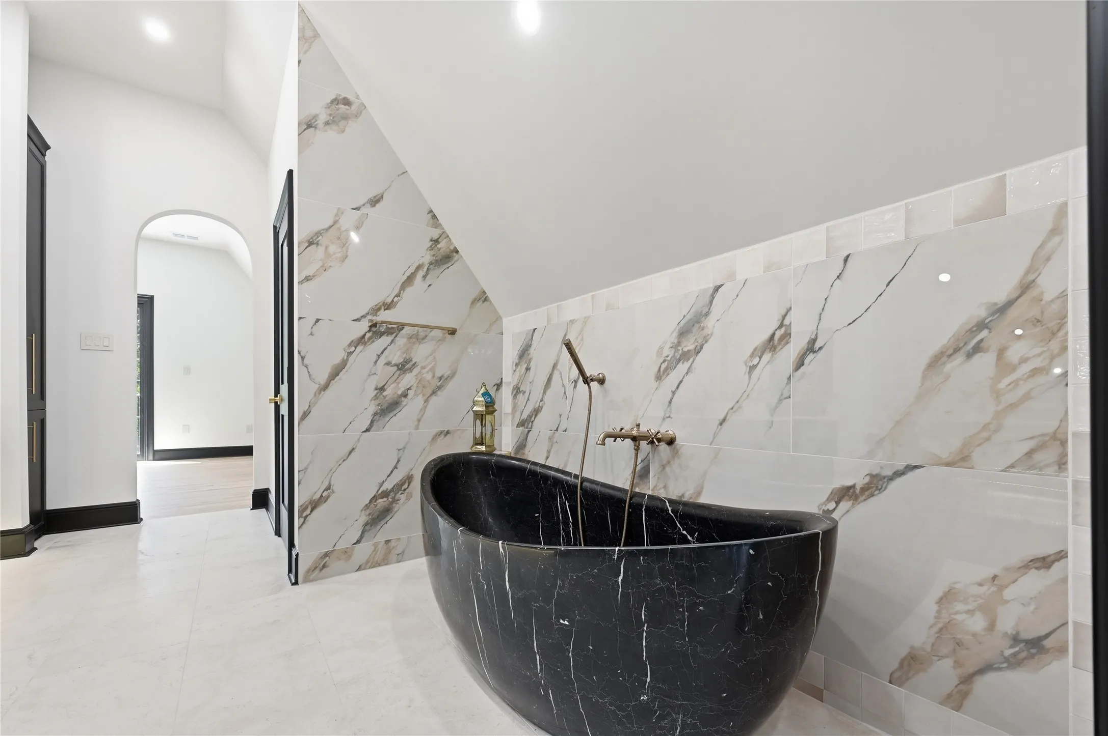 Single Family Residence For Sale in Dallas County , 6941 Gaston Avenue, Dallas, Texas 75214, 6 Bedroom, 6 Bathroom, 4 Garage spaces, 7,577 Sqft, built in 2025, mls#21366599, Real Estate Agent in Dallas, Homes For Sale in Dallas county, Homes For Sale in Dallas, Realtor in Dallas Texas, Real Estate Brokerage Independent Realty Texas, Luminita Cordes Realtor