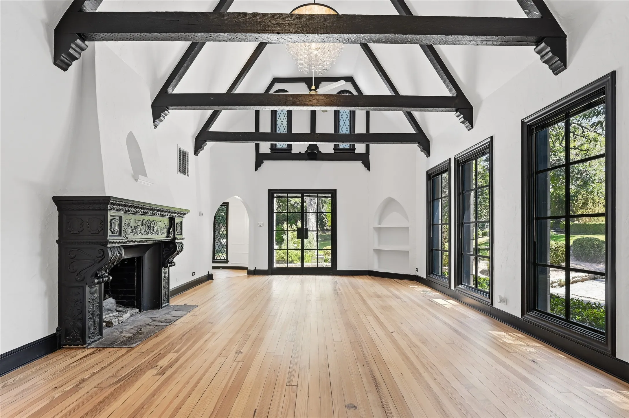 Single Family Residence For Sale in Dallas County , 6941 Gaston Avenue, Dallas, Texas 75214, 6 Bedroom, 6 Bathroom, 4 Garage spaces, 7,577 Sqft, built in 2025, mls#21366599, Real Estate Agent in Dallas, Homes For Sale in Dallas county, Homes For Sale in Dallas, Realtor in Dallas Texas, Real Estate Brokerage Independent Realty Texas, Luminita Cordes Realtor