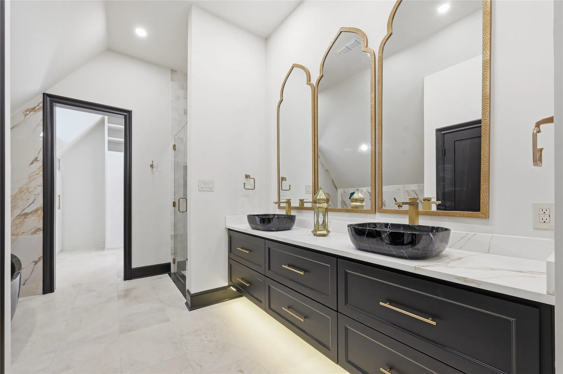 Single Family Residence For Sale in Dallas County , 6941 Gaston Avenue, Dallas, Texas 75214, 6 Bedroom, 6 Bathroom, 4 Garage spaces, 7,577 Sqft, built in 2025, mls#21366599, Real Estate Agent in Dallas, Homes For Sale in Dallas county, Homes For Sale in Dallas, Realtor in Dallas Texas, Real Estate Brokerage Independent Realty Texas, Luminita Cordes Realtor