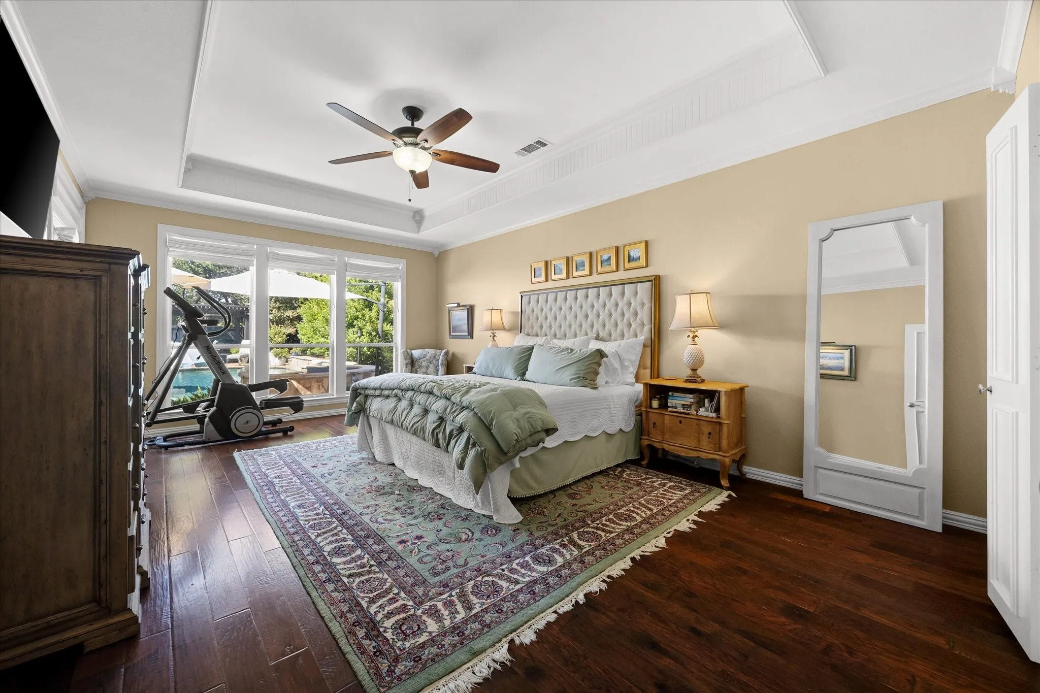 Beautifuly detailed master bedroom