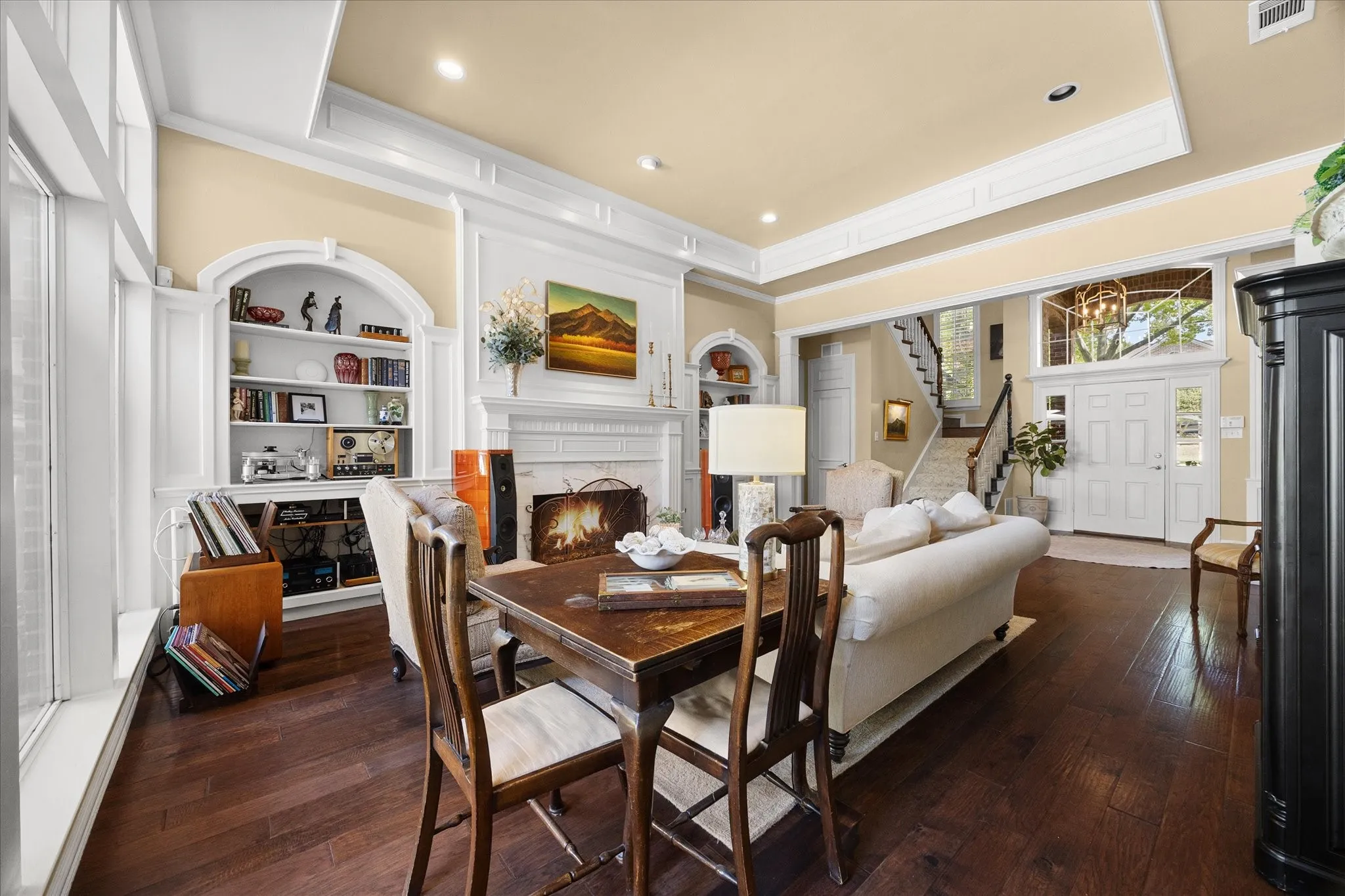 Living area overlooks grand entry
