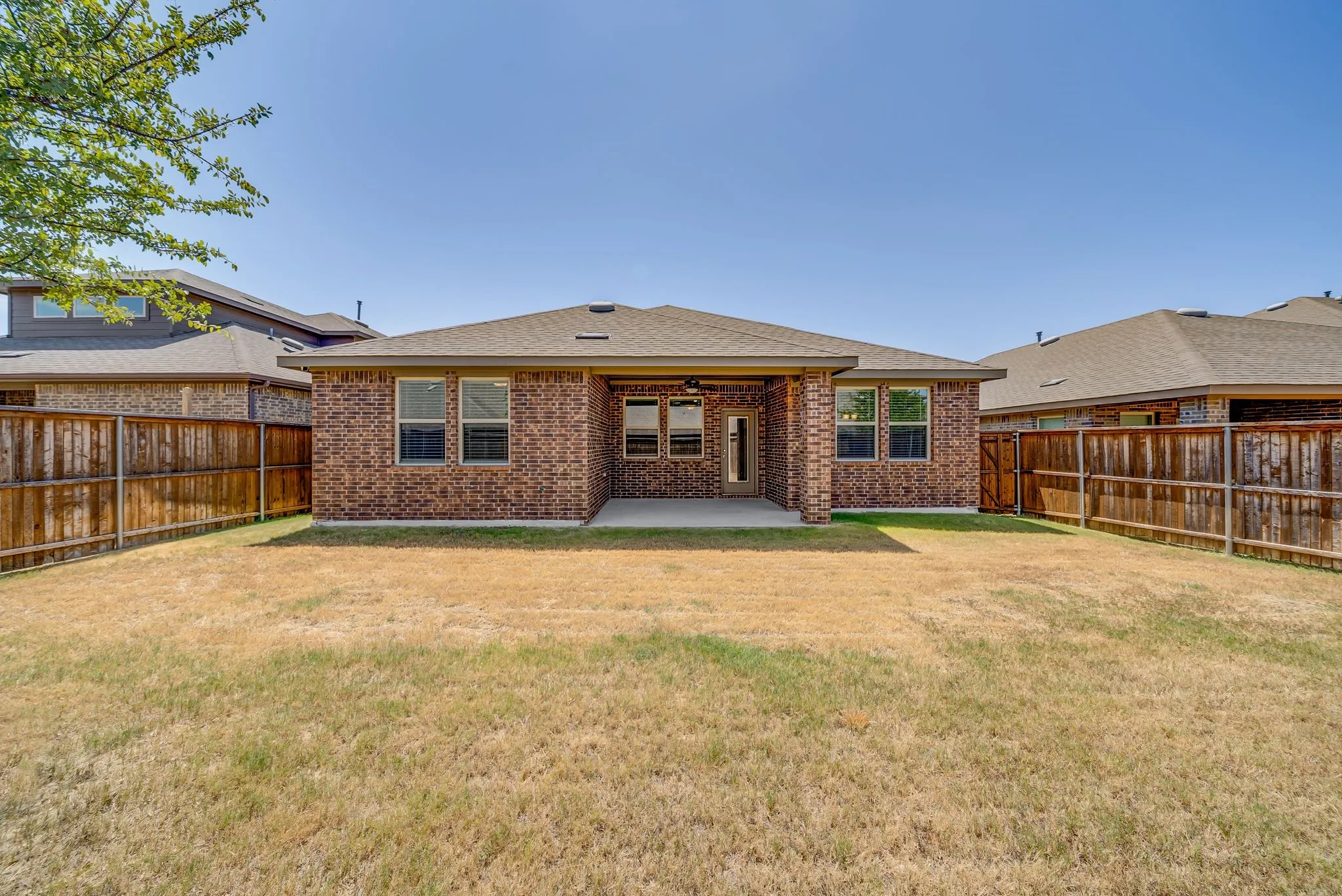 Single Family Residence For Sale in Denton County , 6317 Crownmere Drive, Celina, Texas 76227, 4 Bedroom, 2 Bathroom, 2 Garage spaces, 1,882 Sqft, built in 2019, mls#21364523, Real Estate Agent in Celina, Homes For Sale in Denton county, Homes For Sale in Celina, Realtor in Celina Texas, Real Estate Brokerage Independent Realty Texas, Luminita Cordes Realtor
