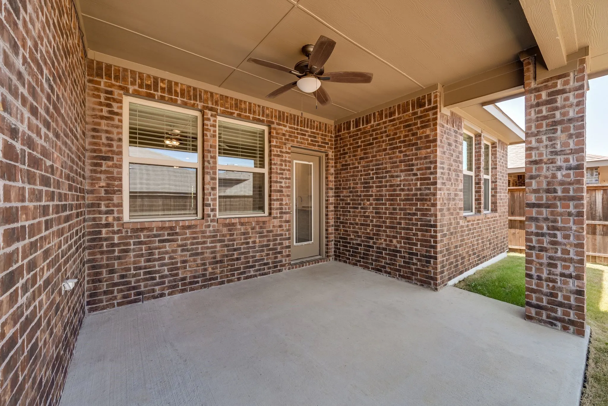 Single Family Residence For Sale in Denton County , 6317 Crownmere Drive, Celina, Texas 76227, 4 Bedroom, 2 Bathroom, 2 Garage spaces, 1,882 Sqft, built in 2019, mls#21364523, Real Estate Agent in Celina, Homes For Sale in Denton county, Homes For Sale in Celina, Realtor in Celina Texas, Real Estate Brokerage Independent Realty Texas, Luminita Cordes Realtor
