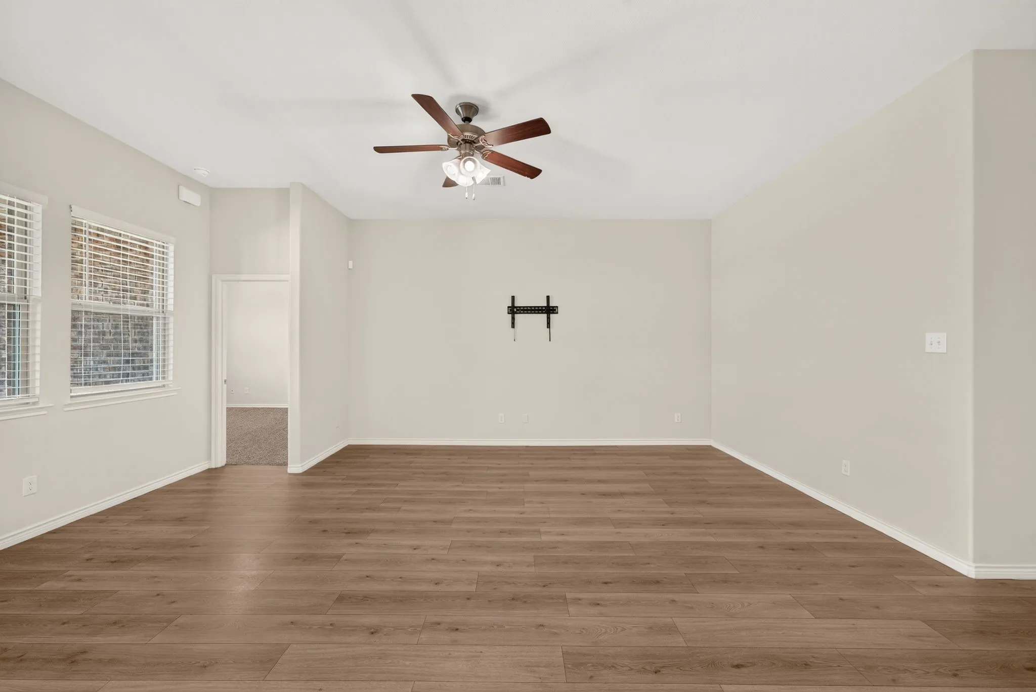 Single Family Residence For Sale in Denton County , 6317 Crownmere Drive, Celina, Texas 76227, 4 Bedroom, 2 Bathroom, 2 Garage spaces, 1,882 Sqft, built in 2019, mls#21364523, Real Estate Agent in Celina, Homes For Sale in Denton county, Homes For Sale in Celina, Realtor in Celina Texas, Real Estate Brokerage Independent Realty Texas, Luminita Cordes Realtor